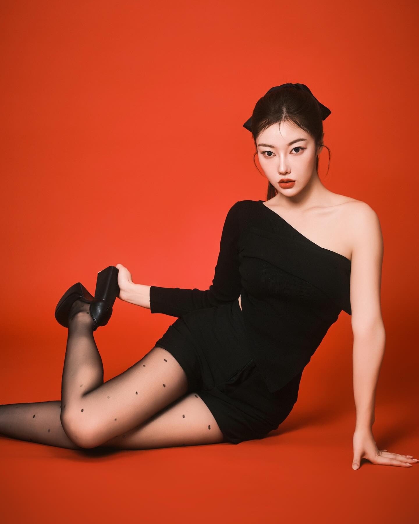 🥀
WITH
PHOTO. choidonghoon__ 
HAIR/MAKEUP yeon.makeup