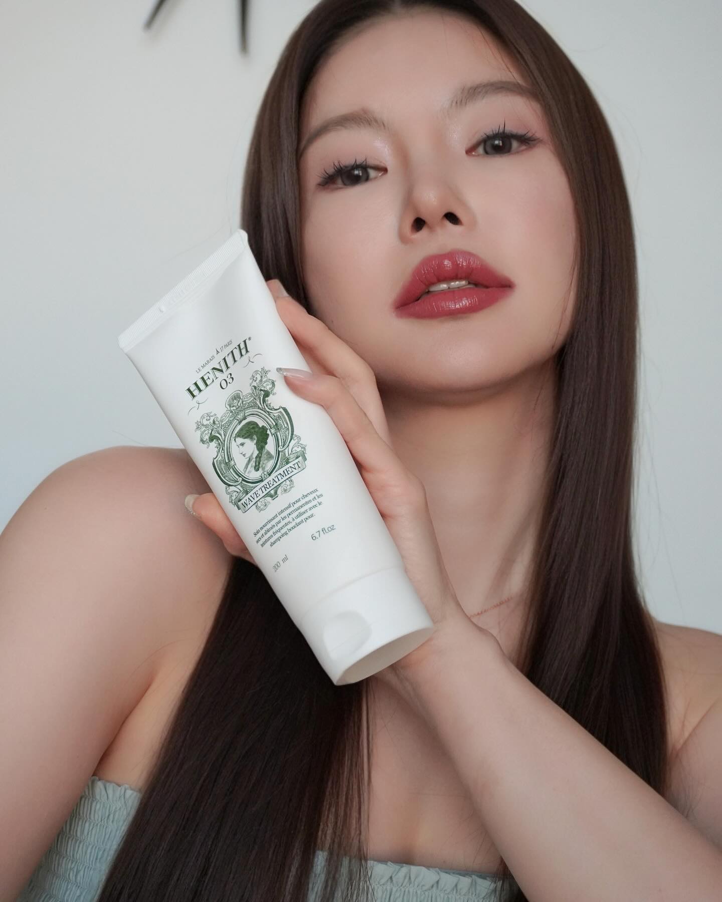 #광고 henith_03 
프랑스 파리에서 유명 헤어샵 원장 Stephanie Gravier의
자연유래 성분 17가지 특별한 레시피가 담긴 마무리 헹굼물을
샴푸에 적용하여 샴푸만으로 탱글한 웨이브 컬 스타일링이 가능한 웨이브 샴푸를 런칭했어요.

자연스러운 손빗질만으로 손쉽게 볼륨 UP 컬링 UP

머리하느랴 오래걸렸던 출근/외출 준비기간을 단축할 수 있어요✨

은은한 자연의 향으로 헤어볼륨과 탄탄함을 잡아주는 
헤니스 웨이브 샴푸는 지금 cj홈쇼핑에서 특별구성으로 만나보세요.

헤니스03 홈페이지 : https://henith03.com/

#샴푸 #샴푸추천 #웨이브샴푸 #볼륨샴푸 #헤니스 #헤니스03 #헤니스웨이브샴푸 #beauty #hair