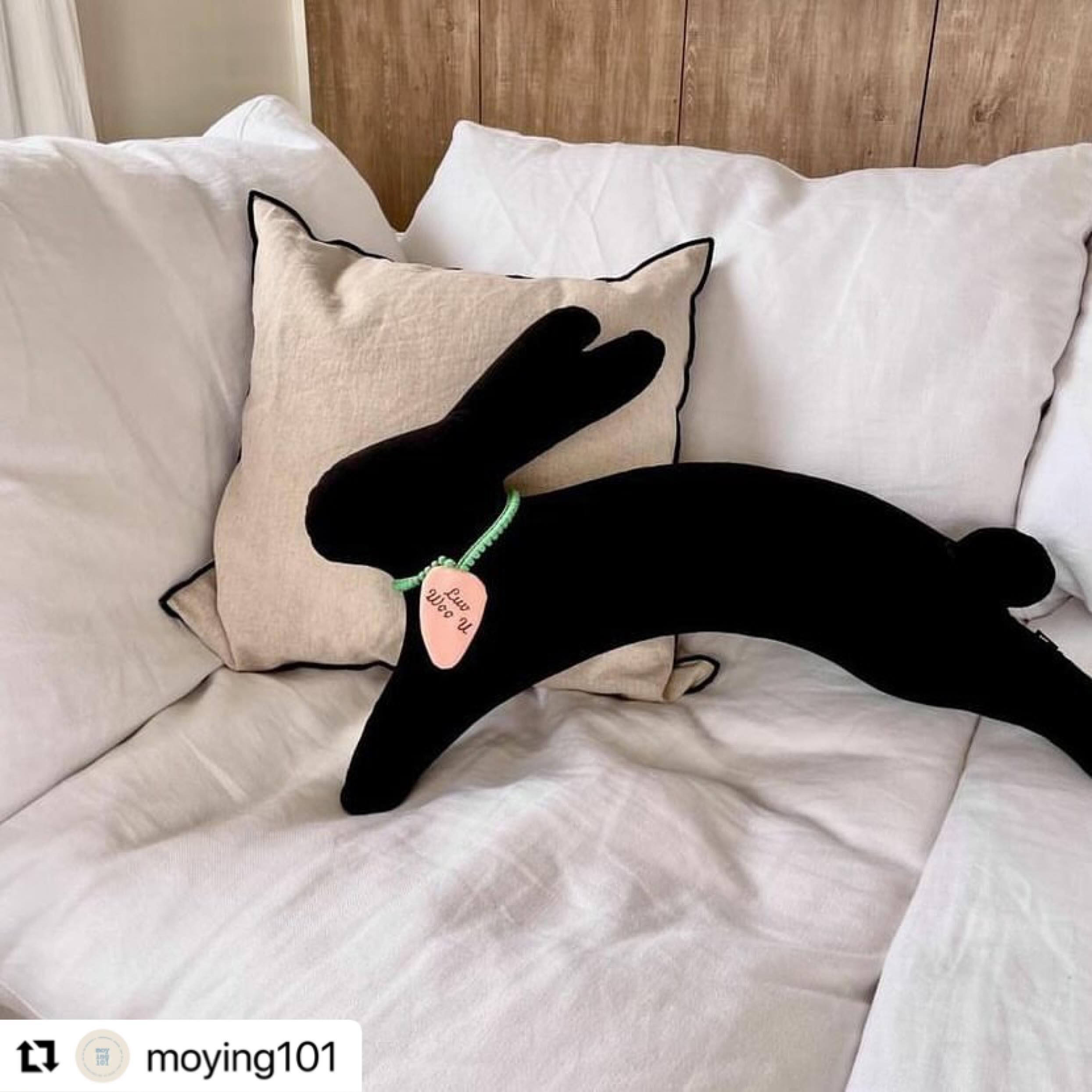 #Repost moying101 with use.repost
・・・
.
또 다시 버니버니쿠션 event 🐇

모잉101의 베스트 상품 버니버니쿠션으로
또 다시 이벤트를 진행합니다.🥰

사랑스러운 우리아이에게 선물할 토끼쿠션을 선물하세요.

🧒🏻어린아가는 바디필로우로 사용도 가능한 길이감
👦🏻👧언니,오빠아이들은
베개 or 애착쿠션or 쇼파에 앉아 책받침 역할도 한답니다.

🥕당근 모양의 네임택에는
우리 아이의 소중한 이름도 넣어드려요.

👉참여방법
✔moying101 계정 팔로우
✔본 게시물 좋아요.
✔이벤트피드중 마음에 드는 사진 리그램
✔#모잉101 #모잉 태그걸기
✔’참여완료’ 댓글
(친구소환해 주심 감사🥰)

☝이벤트기간
2월15일 ~ 2월 21일 (7일간)

✌당첨자발표
2월 23일 (3명)

🎉추첨을 통해 3분께 토끼쿠션을  보내드려요.

많은 사랑과 참여 부탁드려요.

구매자분이 이벤트 당첨시 페이백 해드려요!

참여시 꼭꼭꼭❗
전체공개 계정만 참여가능
쿠션 수령 후 피드업 및 사진제공(사진은 마케팅 용도로 활용될 수 있습니다.

#모잉101  #토끼쿠션 #아이방소품  #아이방꾸미기 #네임택
#출산선물