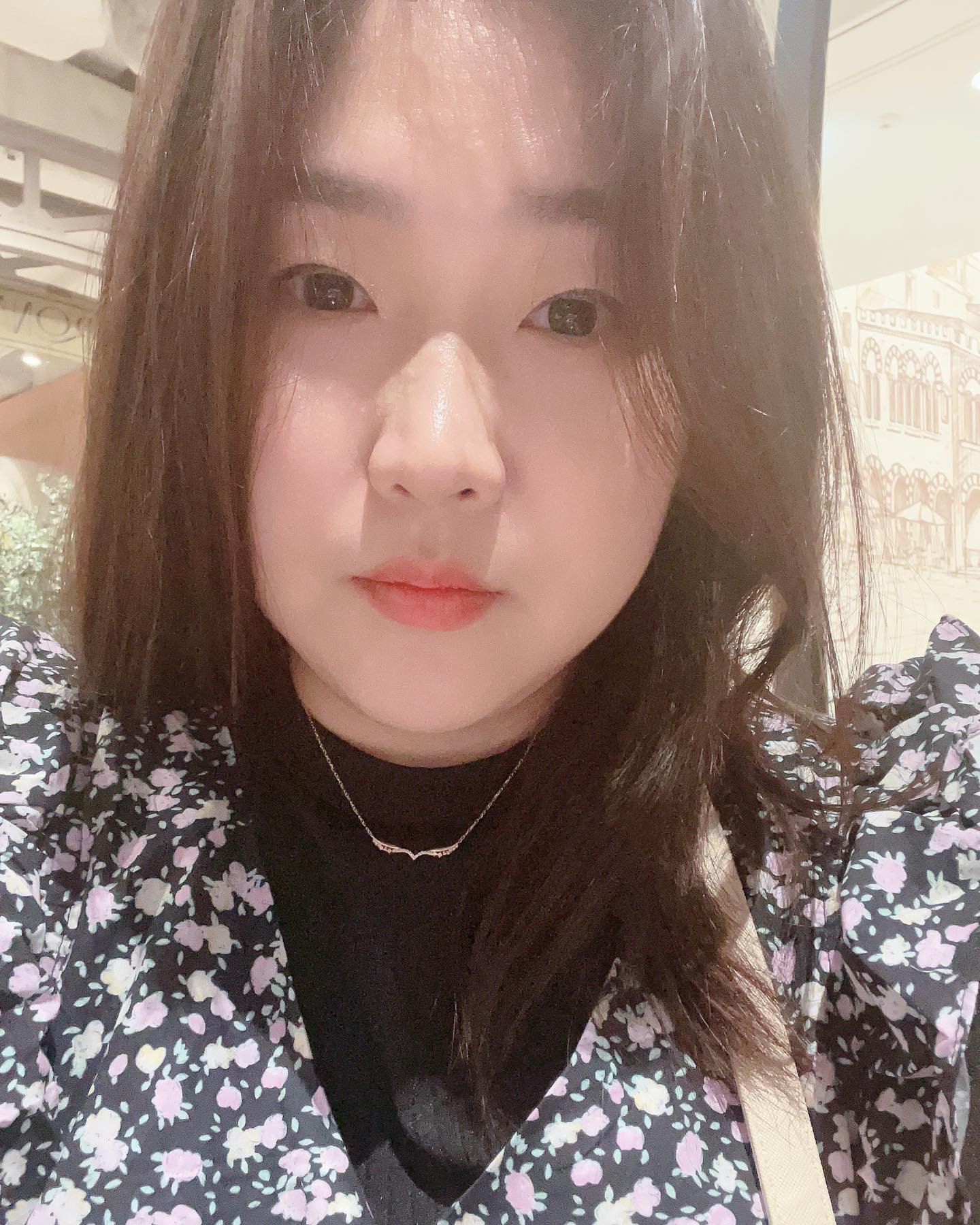 #간만에셀카 
#간만의외출 ㅠㅠ 

이주넘게 애들둘이 번갈아가며 
아프셔서 병간호하다 같이 병들고 ㅋㅋ
오늘에서야 둘다 등원 시키고 랜만에 외출 
너무행복쓰 😆😆♥️

우리막내딸램 +시윤이 구 여친어머님+ 파워긍정에너지 아람이의 생일주간. 생파도 함께 🎉🥳🥳

#생일축하한다 #HBD 
aram8519 

위드 soyeong7698 ♥️