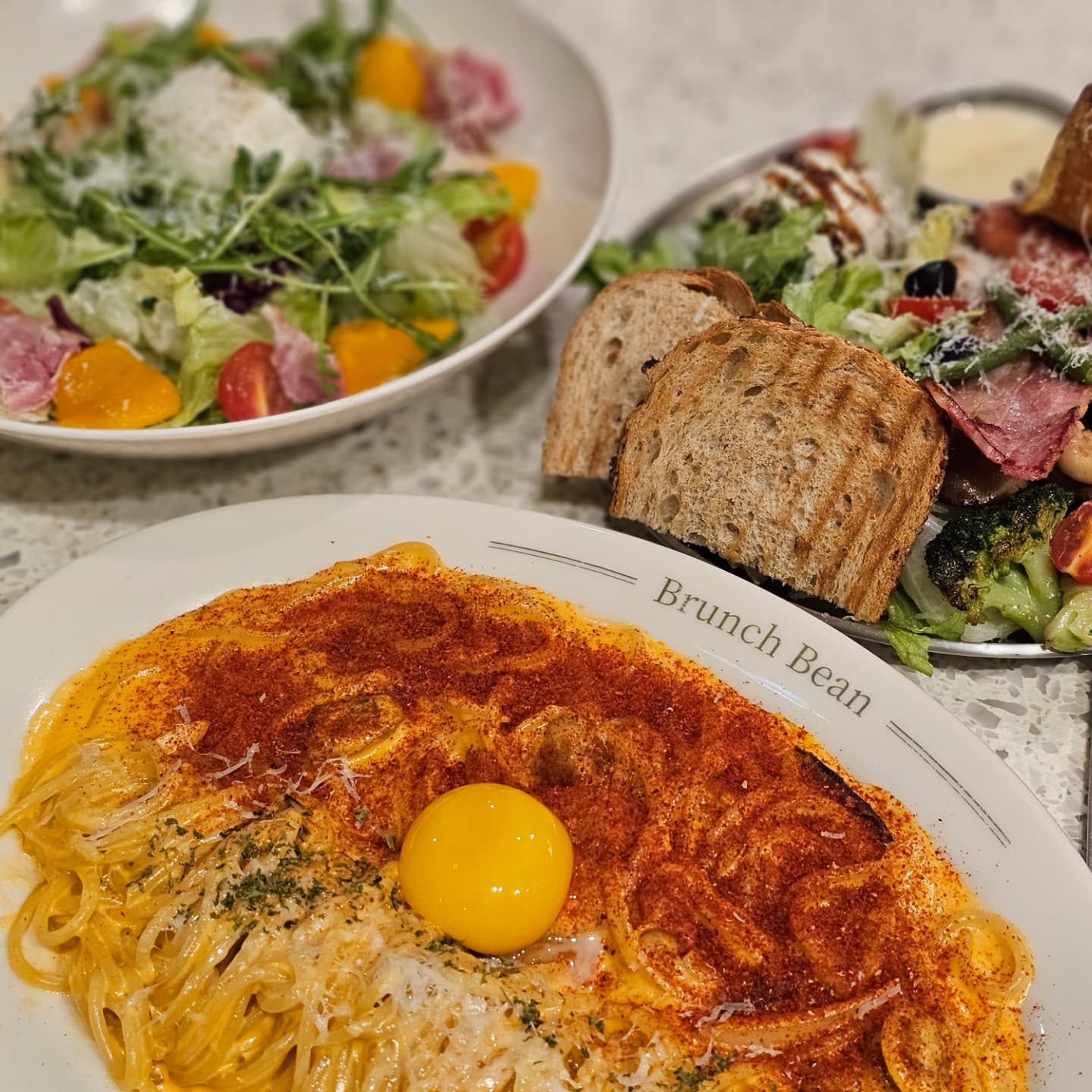 #협찬
브런치하면 브런치빈!💛
전국 1등 브런치 카페 브런치빈에서 맛있는 식사💛
매장도 넓고 자리도 넓어서 연말연시 단체모임하기 좋은 곳이예요!

샐러드도 너무 맛있고, 
스파이시 쉬림프 파스타도 매콤햐서 추천합니다💛

#협찬 #브런치빈 #브런치빈용인수지구청점 #용인브런치카페 #용인카페 #용인수지카페 #수지브런치카페 #수지구브런치카페 #수지구카페 #용인브런치 #용인맛집 #용인데이트코스 #용인데이트 #수지맛집 #수지구맛집 #수지구청맛집 #수지구청역맛집 #수지구청역카페 #수지구청역브런치 #용인파스타 #수지파스타