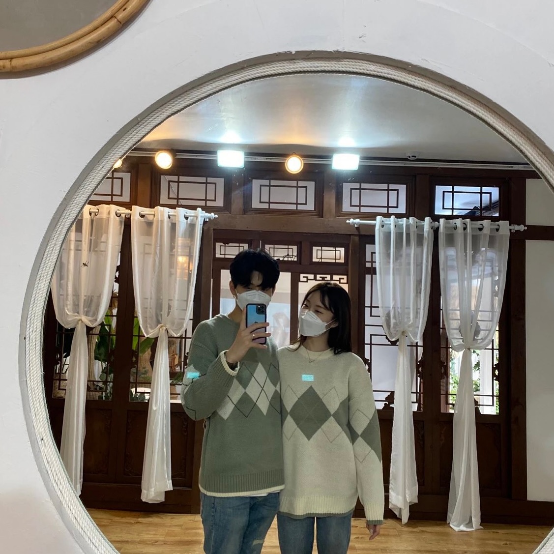 코로나시절 제주도 신행🤍 #hjgjwedding

결혼준비는 👉🏻 #다이렉트결혼준비 direct.wedding
👉🏻 https://m.cafe.naver.com/directwedding
가입하실 때 💓희밍ㅇ💓 입력하시면
현금처럼 쓸 수 있는 30,000포인트 적립가능!!

#웨딩 #결혼 #결혼준비 #제주도 #신혼여행 #신행 #사진놀이터