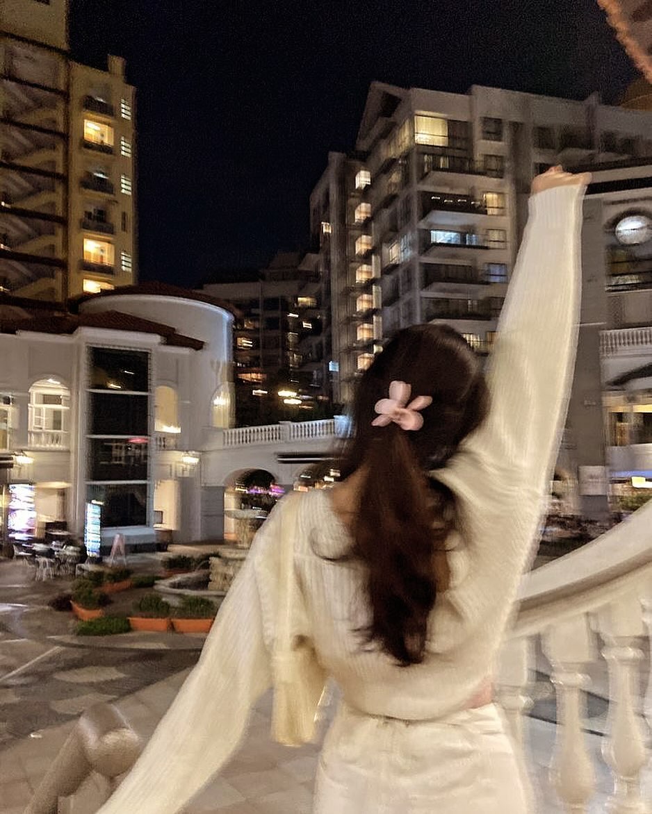 날 많이 풀려서 다시 운동을 시작 해야하는데 
동네에 운동 같이 할 친구가 나두 있음 좋겠단말이지 😭 
혼자 하는 운동은 날 나태지옥에 빠지게 해 ….. 운동친구 줘 !!!