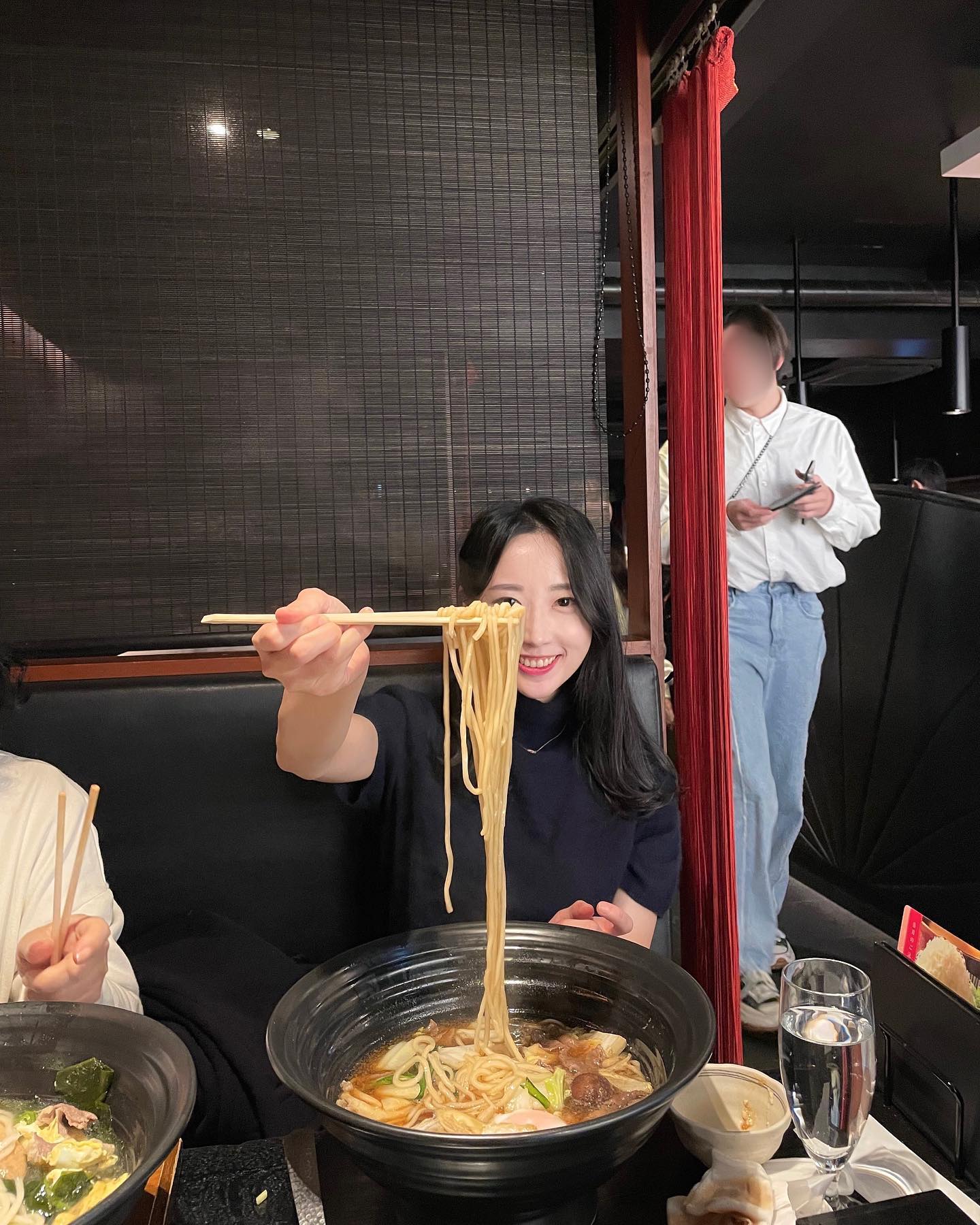 _
일본에 가면 무조건 먹었던 우동맛집이라 변함없이 들린 #츠루동탄 역시나 도착하자마자 거하게 한입씩🍜
그릇이 대야 수준!!! すごい

🧷
歌舞伎町2丁目26番3号 網元ビルB1F

#tsurutontan #つるとんたん #新宿店 #일본여행 #여행기록