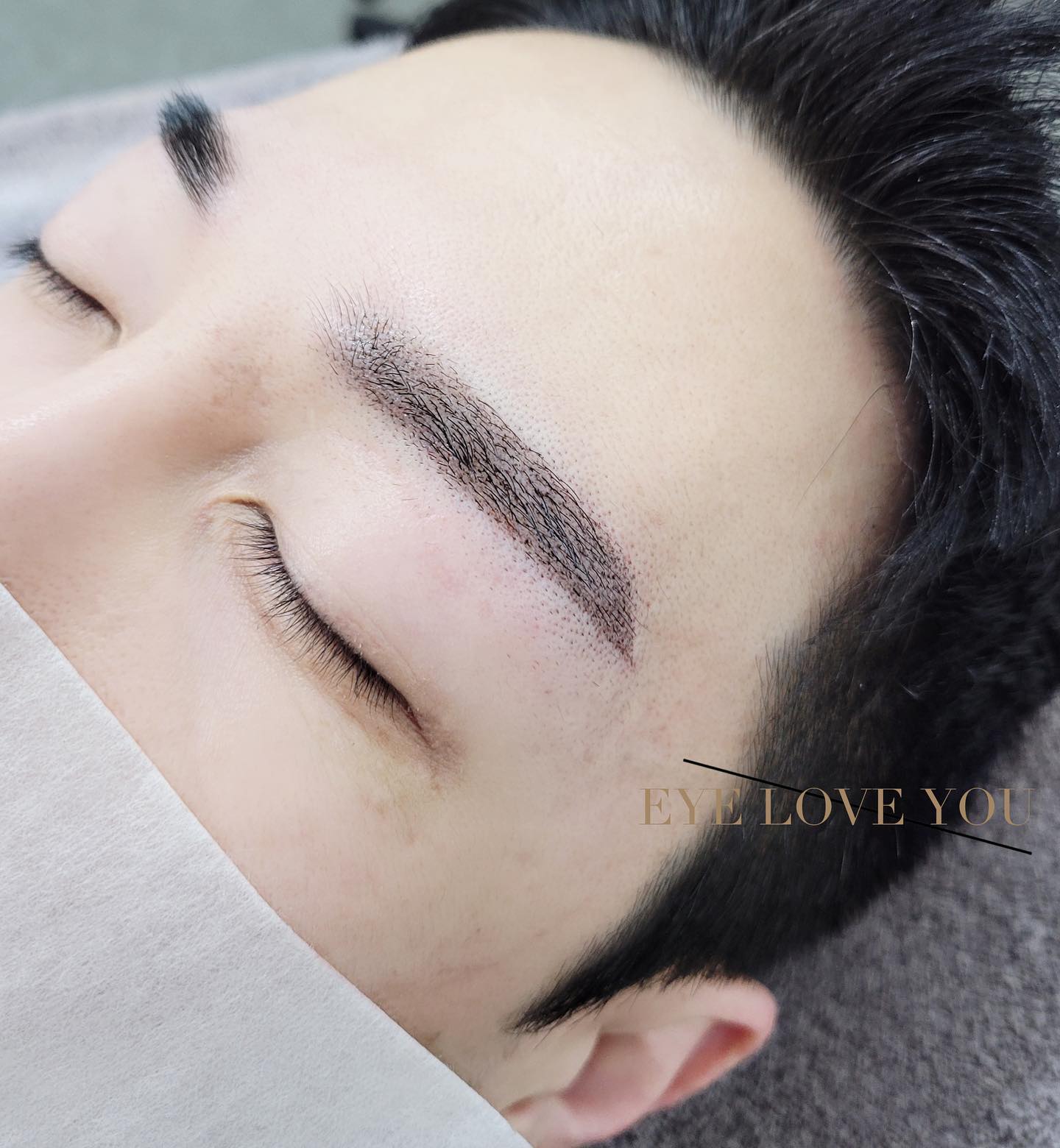 “ᴍᴇɴ's ʙʀᴏᴡ" -(shadow brow)

After => before 

#과거 붉은잔흔이 남아있으셨던 상태셨어요!

좌우 비대칭이 있으시고 붉은잔흔도 있는상태라
상담후 쉐도우눈썹으로 시술!!

보슬보슬 질감 살리고 ,, 원하시는 눈썹디자인 잡아드리며 
자연스러움까지✨

아이러브유=>eye_loveu_
아카데미=> eye_loveu_academy
실장님=> eye_loveu_hy
네일=>eye_loveu_nail 
ㅡㅡㅡㅡㅡㅡㅡㅡㅡㅡㅡㅡㅡㅡㅡㅡㅡㅡㅡㅡㅡㅡㅡㅡㅡㅡㅡㅡ
📝예약은 네이버 ”아이러브유“검색후 예약! 

❗️당일예약변경및 취소는 노쇼로 간주됩니다

ㅡㅡㅡㅡㅡㅡㅡㅡㅡㅡㅡㅡㅡㅡㅡㅡㅡㅡㅡㅡㅡㅡㅡㅡㅡㅡㅡㅡ

📨수강,상담,문의,예약은
→프로필메인 예약문의 링크를 눌러주세요
→카톡 플러스친구 ”아이러브유“ 친구추가
→네이버예약 ”아이러브유“

(100% 예약제 입니다.)
-[X] DM 확인 못해요
-[X] 부재시 문자 남겨주세요

✨every day ∶AM 10~ LAST TIME∶PM 7
•원장님휴무 매주 일요일
•실장님휴무 매주 토요일

ㅡㅡㅡㅡㅡㅡㅡㅡㅡㅡㅡㅡㅡㅡㅡㅡㅡㅡㅡㅡㅡㅡㅡㅡㅡㅡㅡㅡ

✔모든제품인증재료사용
✔눈썹을 보호하는 건강한 시술
✔ kc인증글루
✔국가미용사자격증 보유
✔눈매와 이미지에 맞게, 디자인 개개인 맞춤시술
✔원투원모근보호, 솜털분리시술
✔김포최초 LED연장 시행

🏆국제미용대회 속눈썹 부문대상수상
🏆국제미용대회 반영구 부문대상수상
🎖K뷰티전문가연합 강사면허증
🎖국제기능경기대회 속눈썹부문 심사위원
🎖미국 AAM PAIN CONTROL 교육 수료
🎖국제바디아트콘테스트 반영구 글로벌 수석운영위원장
🎖BBPE 뷰티베이직프로세스 교육지도사 자격증
🎖15th k-beauty SMP부분 글로벌 수석심사위원장

ㅡㅡㅡㅡㅡㅡㅡㅡㅡㅡㅡㅡㅡㅡㅡㅡㅡㅡㅡㅡㅡㅡㅡㅡㅡㅡㅡㅡ

#김포눈썹문신 #김포속눈썹 #김포눈썹반영구 #김포반영구 #김포눈썹문신잘하는곳 #구래동눈썹문신 #구래동반영구 #김포SMP #김포네일 #김포속눈썹펌 #눈썹문신 #반영구 #김포반영구수강 #김포 #남자눈썹문신 #수지눈썹 #김포남자눈썹 #김포남자눈썹문신