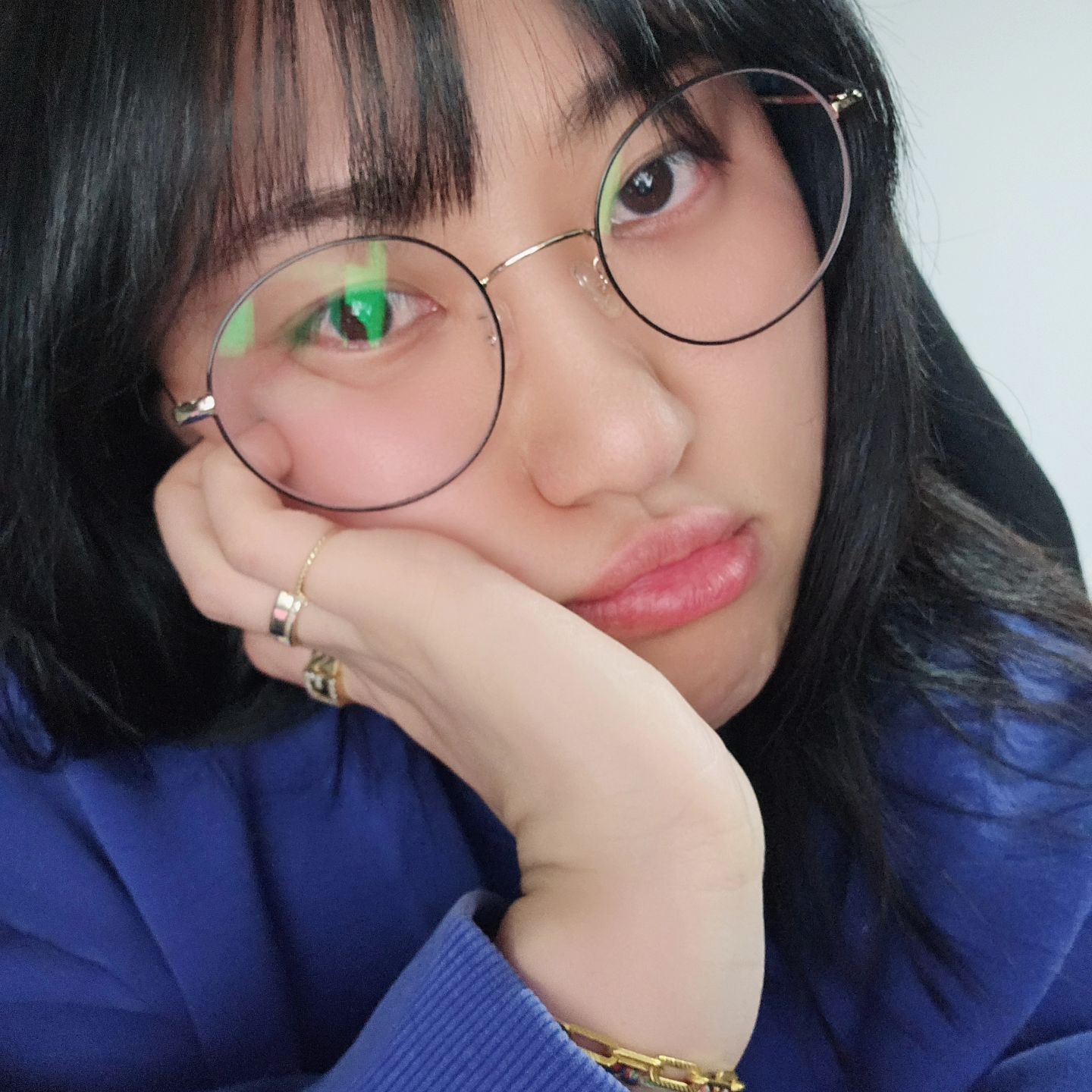 안경끼면 원래 더 인상이
찐해보이나🤔