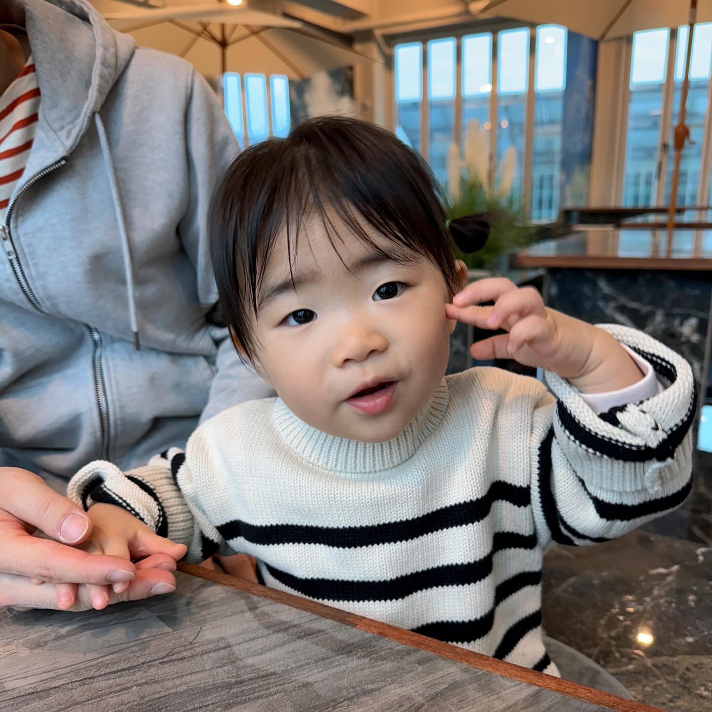 우리 가족 2024년도 행복하자!
울 떠아도 지금처럼 건강하게 행복 가득한 아기로 쑥쑥크자!
엄마 아빠가 너무너무 사랑해❤️

모두 2024년 행복하고 새해 복 많이 받으세요💕