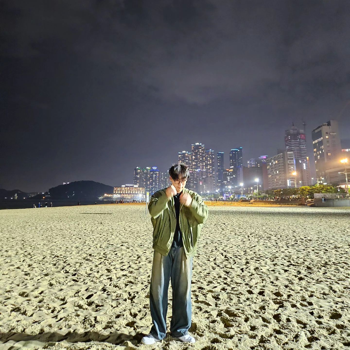 두 손이 사라지게 해볼게? 얍!