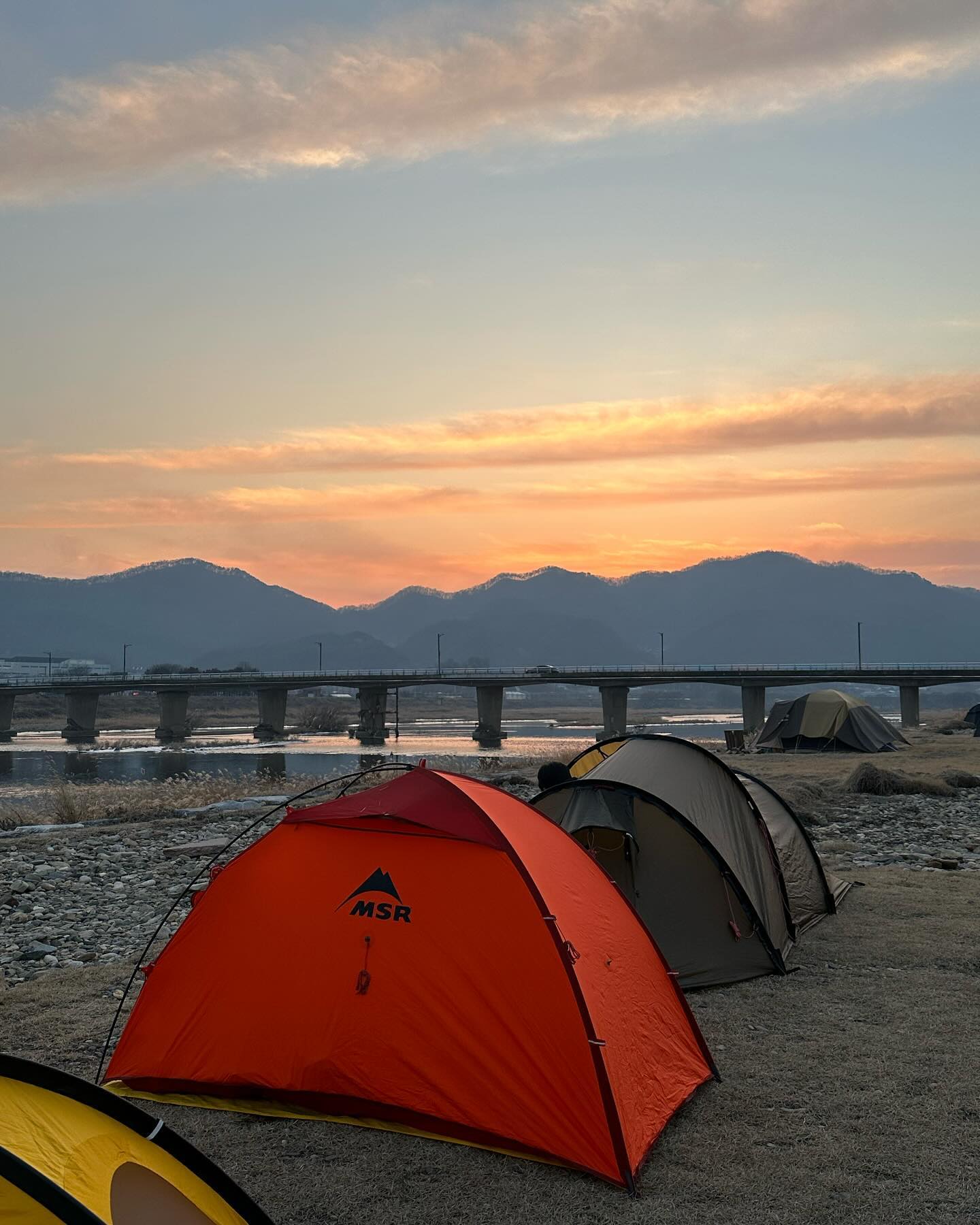 #⛺️ 

가끔 노지도 괜찮잖어 ٩( ᐛ )و
그날만큼은 좋았던 날.

싱숭생숭한 요즘, 내사람들과 함께 보내면 
어느덧 잊고 웃고 있는 자신을 느낄 수 있어 따뜻해🫶🏽

,
,
,
,
,
,
,
,
,
,
#🏕️