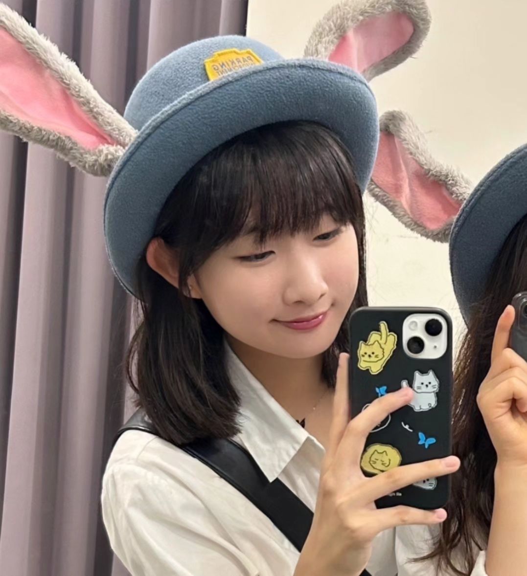 #얼마만의업뎃인가 
#여름방학식
#성적통지표
#장하다내딸 
#기부니가조아
#자랑해봄 
#벌써중3
