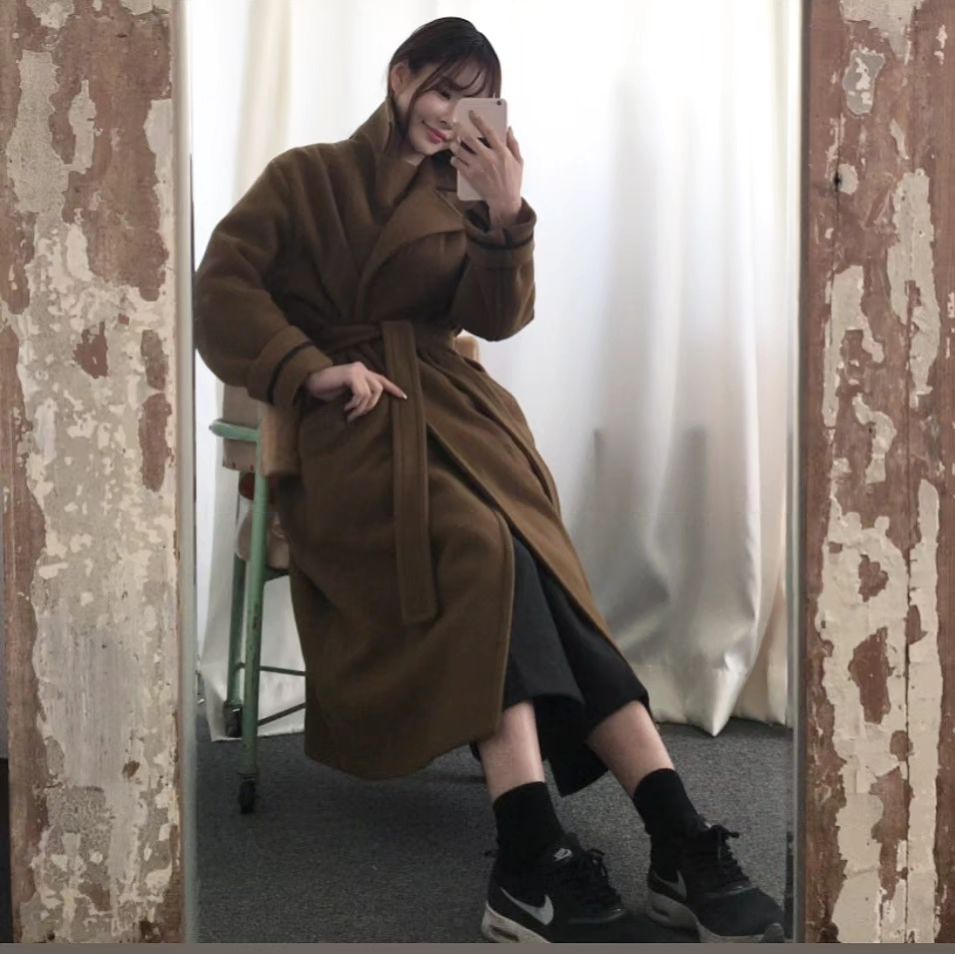 남에대해 떠들던말던 휩쓸리지않아도
참을수없을만큼.도가 지나치더라도
그래도 결국은 침묵이 답이더라.
나를 잘안다고 생각했고 진짜내사람들조차
남들에게 휘둘린다는것도
절대 마음아파할 필요조차없다.
바라지않고 내사람이라고 믿은건 나엿다
오히려감사하자
진짜나를 이해해주고 나를 잘알거라 믿엇던
내사람인줄착각햇던 그들까지도 한번에 싹다
빠르게 내 인생에서 걸러주는 하늘의기회이니까

#너나잘하세요 #명언