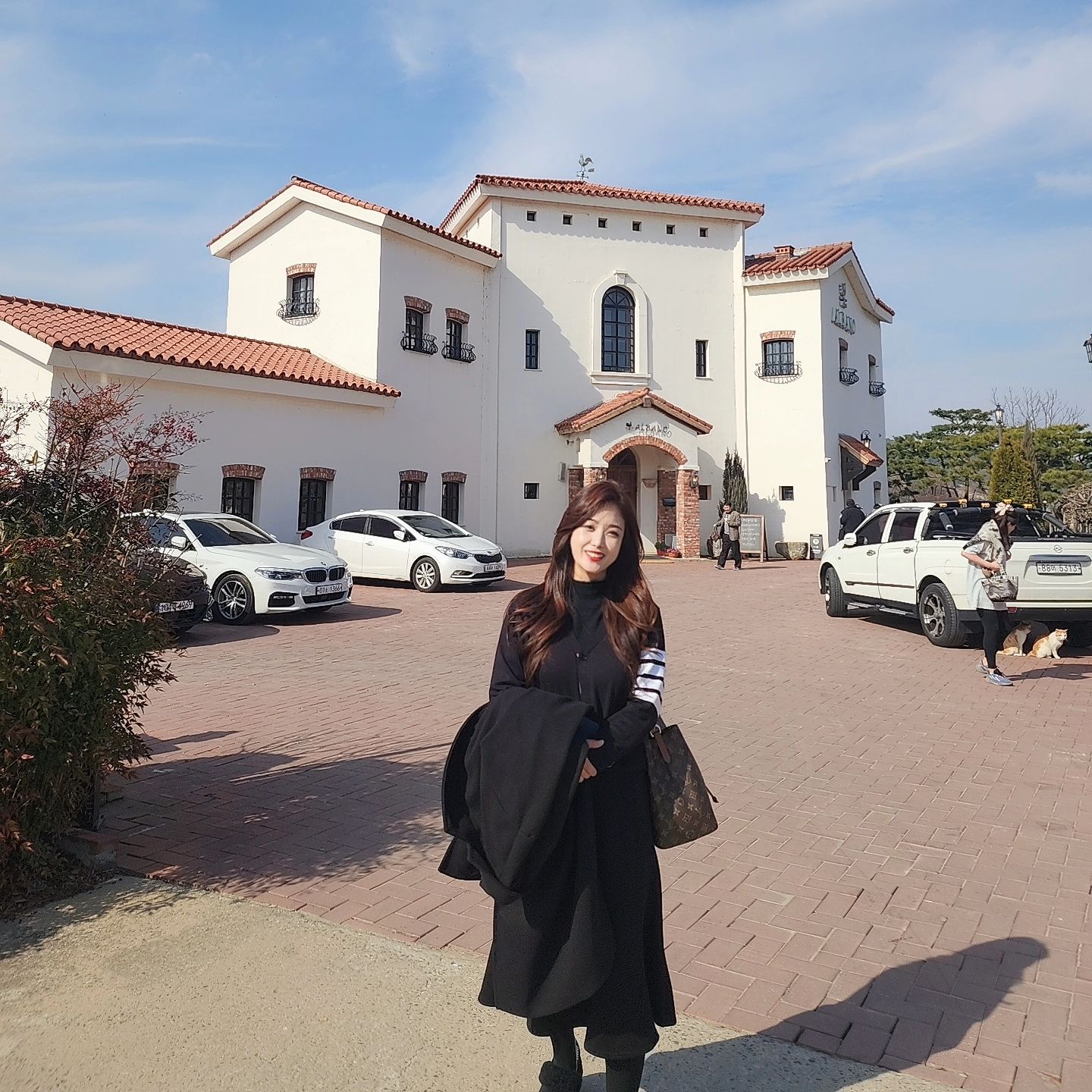 봄❤️

오늘 날씨 넘 굿굿🥰
딱 대전올쯤 비오기 시작~~
비오려고 날이 푹했구나ㅋㅋ
빨리 꽃피는 봄이 왔으면~~~

#논산가볼만한곳 #논산알바노
#논산탑정호 #레이크힐 #봄맞이