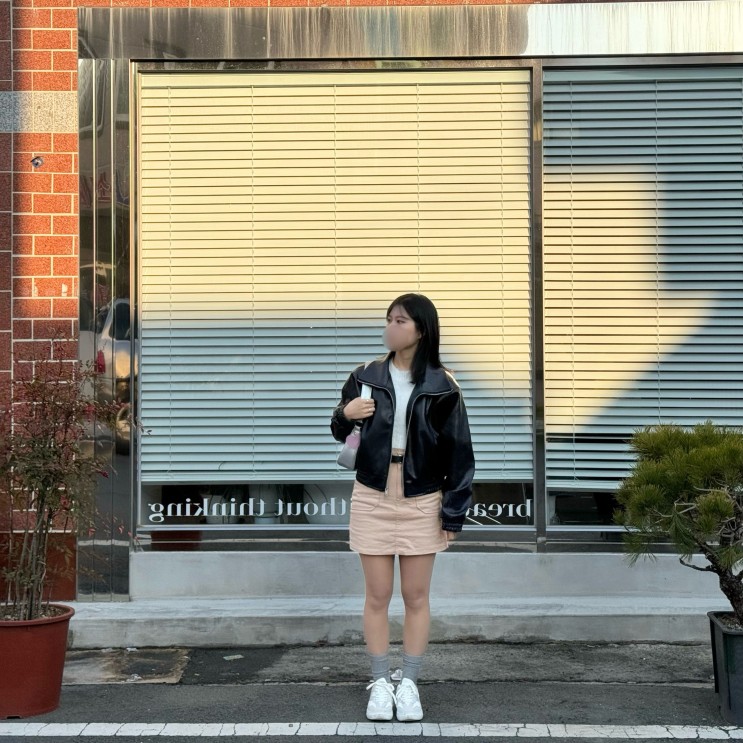 비바브라운 • 커브드 숏 레더 자켓 (레더블루종 가죽자켓)
