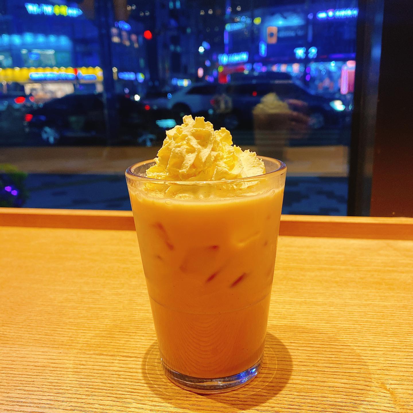 .
. 스타벅스 내발산점
. 슈크림라떼💛
. 혼자 창가에서 달달구리하게
. 생일쿠폰 오늘까지라 공짜로 ㅎ ㅣㅎ ㅣ
. 집근처 스벅생겨넘조와
. 스벅세권 👋🏻 
. 강의듣다 눈아파서 커피수혈
. 23학번 힘들다 35살에 공부라니💦
.
#생일쿠폰#89년생#스타벅스한정판#슈크림라떼#스벅세권#starbucks#starbuckskorea#혼카페#혼커#혼커피#커피타임#서울카페#내발산동#우장산#강서구카페#발산카페#감성사진#사진찍는여자#사진계정#사진작가#개인사진#마곡지구#커피한잔☕️#라떼맛집#사진찍기좋은카페#강서구맛집 #23학번#대학생공스타#혼자카페즐기기#늦깍이대학생