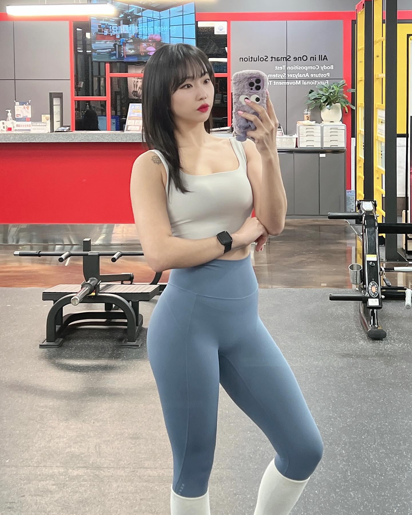 _
오늘의 반전매력...🙈
.
.
.
뒷장을 보시면...🔴🔴🔴🔴
페파로니 4개가 뙇!!!
연휴에 푹 쉬어야겠어요😂
다들 건강은 건강할때 챙겨요🙏