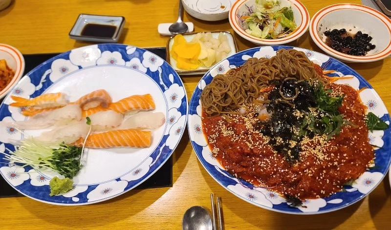 이레스시 (생선회 일식맛집)

1. 주소: 경기 성남시 분당구 불정로65번길 1 // 정자동 142-2번지 이레스시​
*정자역 1번 출구에서 950 m 이내, 도보 15분 소요

2. 영업시간: 월-토 11:30 ~ 22:00
  공휴일 일요일 (브레이크타임 15:00 ~ 17:00)​

3. 연락처: 0507-1496-8010
4. 단체이용 가능 

5. 포장, 예약가능
6. 콜키지 가능 (무료)
7. 주차가능

#이레스시 #정자동횟집 #분당맛집