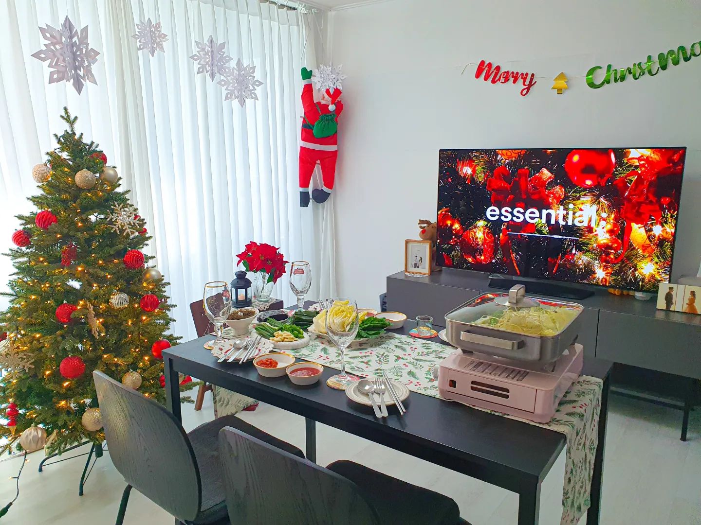 ❤️🎅❤️

💗우리집 산타할아버지 = 우리남편💗

여행비용 다 결재해주고 
매년 내가 원하는 선물 통크게 주는 
울집산타🙆‍♀️❤️

(크리스마스가 가기 전 우리집 홈파티 기록넘겨보기✏️📖)

#크리스마스
#크리스마스준비 #크리스마스파티 #크리스마스홈파티
 #신혼집 #신혼부부일상 #신혼집 #신혼부부 #신혼부부스타그램