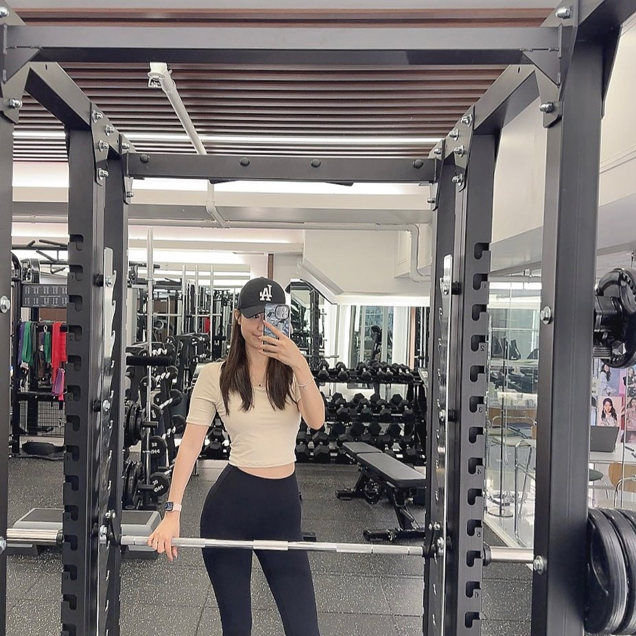 비오는 날도 #오운완 포기 몬해!! 

오늘 어깨, 팔데이인데 하고싶은게 넘 많아서 
(마치 먹고싶은게 많은 것처럼) 루틴짜는 재미생긴다😆🩵😆🤍

#긍정#긍정의힘#근성장2배

<어깨, 팔>
밴드익스터널 로테이션 노랑 20개 3셋 
덤벨숄더프레스 3kg20회 2셋, 4kg 20회 2셋
사레레 3키로 20회, 2키로 20회 3셋
덤벨컬3키로 20회 3셋
케이블푸쉬다운 15kg 20회 2셋, 10kg 20회
숄더프레스머신 11kg 20회 3셋

#핼생아#헬린이#근력운동#근성장#근짱 #어깨운동루틴#팔운동#운동일기#운동기록#운동하는선생님#화요운동#양재천러닝#운동복#운동룩#운동복코디 #눈바디#운동녀#운동초보