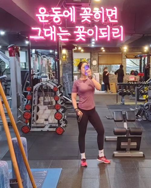 #주말 #오운완 #운동기록 💪🏋️

#20240510금  등
#20240511토  비와서 휴식? 🌧️🙄
#20240512일  레그데이
 

요즘 비가 오면 종일 오고 🌧️☔
거기에 바람까지.. 🌀
비오면 종일 잠만 자고 😴
다행이 일요일엔 날씨가 좋아
운동 후 많이 돌아다니며 힐링했다🙏

근데 나중에 보니 냥이 한쪽 눈이 왜 그러지 ㅠㅠ
하..... 맘아파 죽겠네 ㅜㅜ 무슨일일까....😥 

 

#이운동의끝을다시써보려해3
#비오는토요일종일잠 #워터블샤워기헤드
#우이천 #우리동네고양이급식소