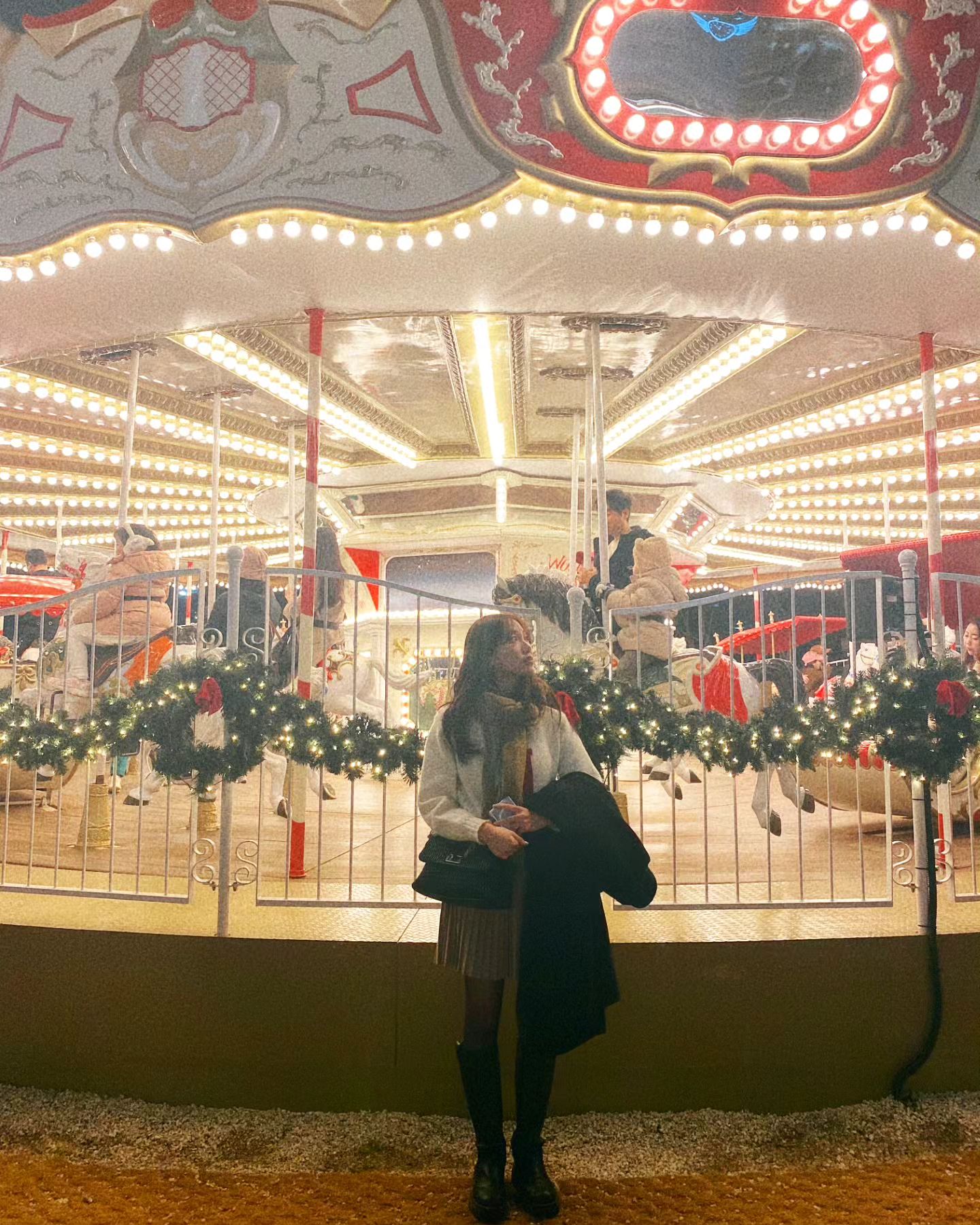 혼자 하는 첫 이사 준비로 정신이 하나도 없디만.
또 가는 시간이 아까워 틈틈이 봐야 하는💗
남은 12월 뭘 더 바라지 말고 그냥 하루하루 잘 보내는 걸로!
🎄🎄🎄