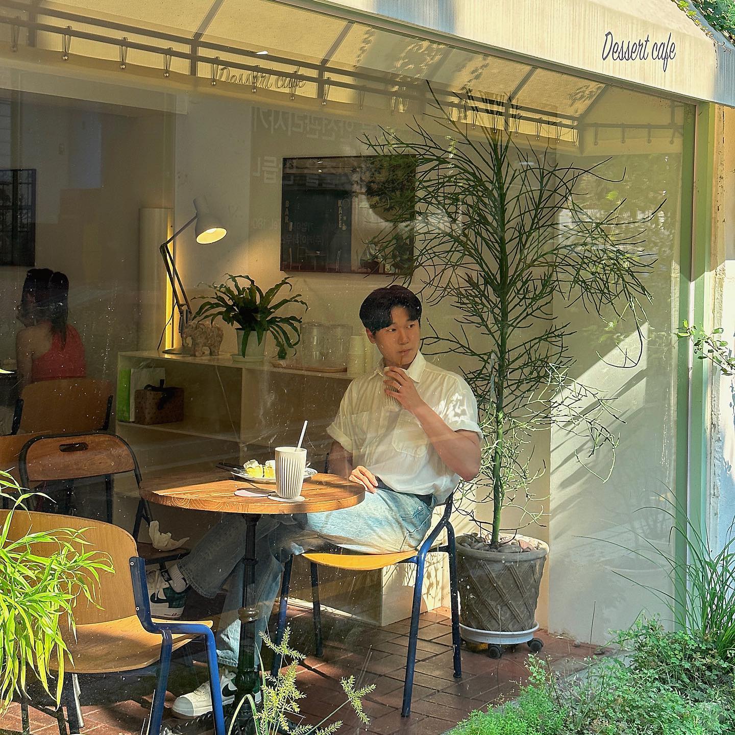 ☀️
.
.
.
.
.
.
.
.
..
...
#마가렛연남 #연남 #홍대 #서울 #연남카페 #홍대카페 #연남카페추천 #핫플 #홍대입구 #햇빛쨍쨍 #카페추천 #서울카페 #마가렛 #디저트맛집 #수플레 #큐브파이 #청바지 #흰셔츠 #좋반 #맞팔 #일상 #소통