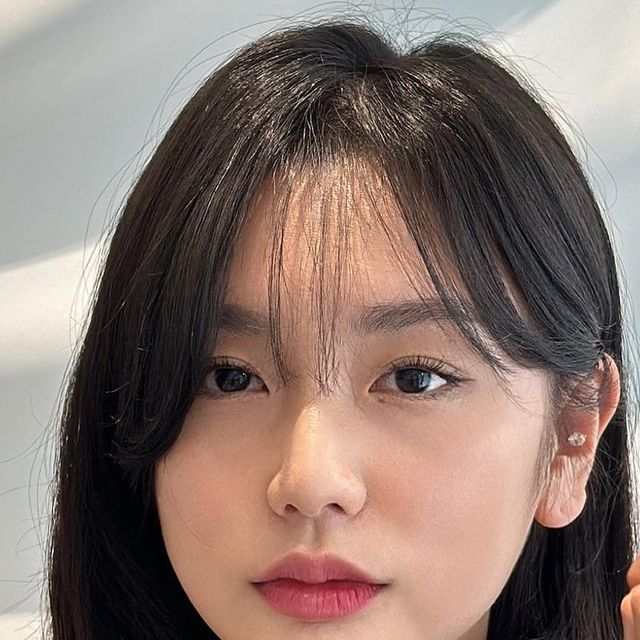 L E N A on Instagram: "Fresh hair cut 💇‍♀️💇‍♀️💇‍♀️
.
.
.
.
.
.
@umez_hyeri 
@umez_official 
.
.
꼼꼼한 시술과 친절한 관리법 설명까지 해주신 혜리쌤:)
나에게 알맞는 머리 스타일도 추천해주시고 손도 빨라 시술도 금방 끝났다!! 🥹🥹 스타일링도 잘해주시고 묻는것에도 친절히 답변해주셨다
새로운 스타일 도전해봤는데 완전 만족😍😍🤌🤌💇‍♀️💇‍♀️
.
.
.
.
#광고#여자펌#여성펌#레이어드컷#레이어드펌#긴머리레이어드펌#여자긴머리펌#단발펌#단발모즈펌#글램펌#젤리펌#허그펌#글램펌#바디펌#빌드펌#중단발펌#허쉬펌#중단발레이어드펌#매직셋팅#사이드뱅#허쉬컷#강동역미용실#강동구미용실#천호역미용실#천호미용실#송파구미용실#송파미용실#여성헤어모델#여자헤어모델 #좋반 #좋아요반사"