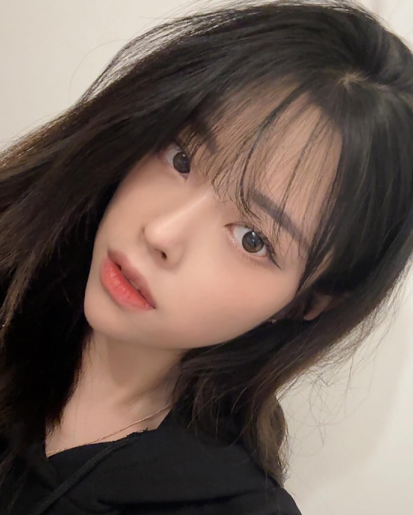 #제품협찬 🖤 글로이 원데이 블랙 착용 🖤

섬세한 하이라이터 디자인으로 입체적이고 영롱한 눈빛을 표현 해주는 글로이 ✨

뉴진스 해린도 착용하는 렌즈 👀(블랙)

깊이 있는 발색으로 그윽한 눈빛을 가지고 싶다면 착용해봐요 ૮꒰ྀི σ̴̶̷̤ . σ̴̶̷̤ ꒱ྀིა

🖤 1/22~2/4 공식 홈페이지에서 “글로이 내츄럴“ 샘플 이벤트 진행중 🖤

#오렌즈 #OLENS #글로이 #글로이원데이 #뉴진스렌즈 #해린렌즈 #영롱눈빛 #톤업렌즈 #음영렌즈 #내츄럴렌즈 #하이라이트렌즈 #원데이렌즈 #데일리렌즈 #렌즈추천 #일회용렌즈
