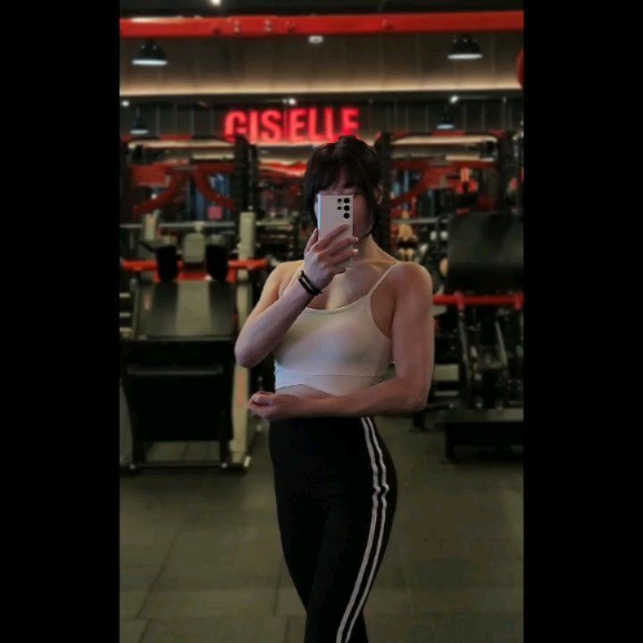 .
오늘은 아침6시 스타트하고
중간에 한시간 반 틈이 있어
#어깨운동 🔥
후면 운동이 재밌어요❤️
페이스풀 25kg성공
30kg 앞으로 더 연습
리버스 펙덱 플라이30kg성공
35kg도 연습연습💪🏻
.
#맛저  하시고 저녁도 #화요팅 🔥
.
.
#칠곡3지구피티 
#칠곡3지구헬스 
giselle_chilgok 
.
.
.
.
.
.