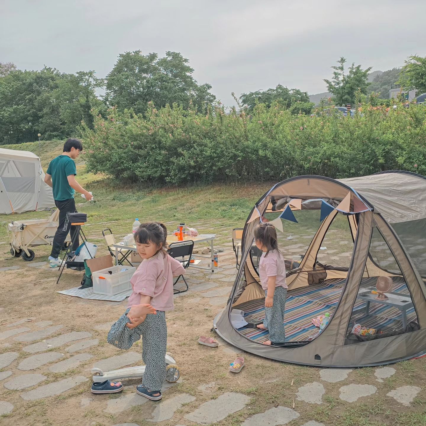 대에충- 당일치기캠 🐛

#밀양아이랑 #밀양산외체육공원 #타프절실
#황금돼지띠 #19년생 #흰소띠 #21년생
#뿡빵서영 #빵실서윤 #육아소통 #육아맞팔
#진영 #김해 #부산 #진영맘 #임산부