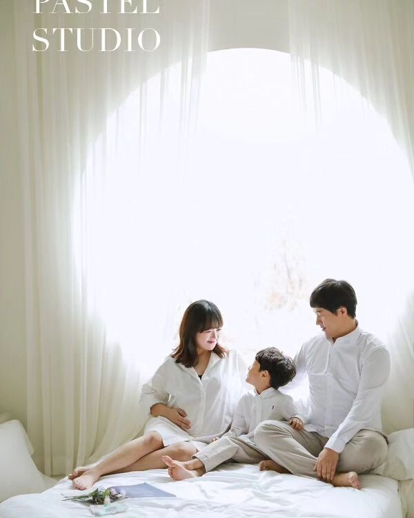 이제 2달 남았네!!
만삭사진 찍으면서 오랜만에 
가족사진도 남겨보네~
#만삭사진 #가족사진 #이제곧만나자