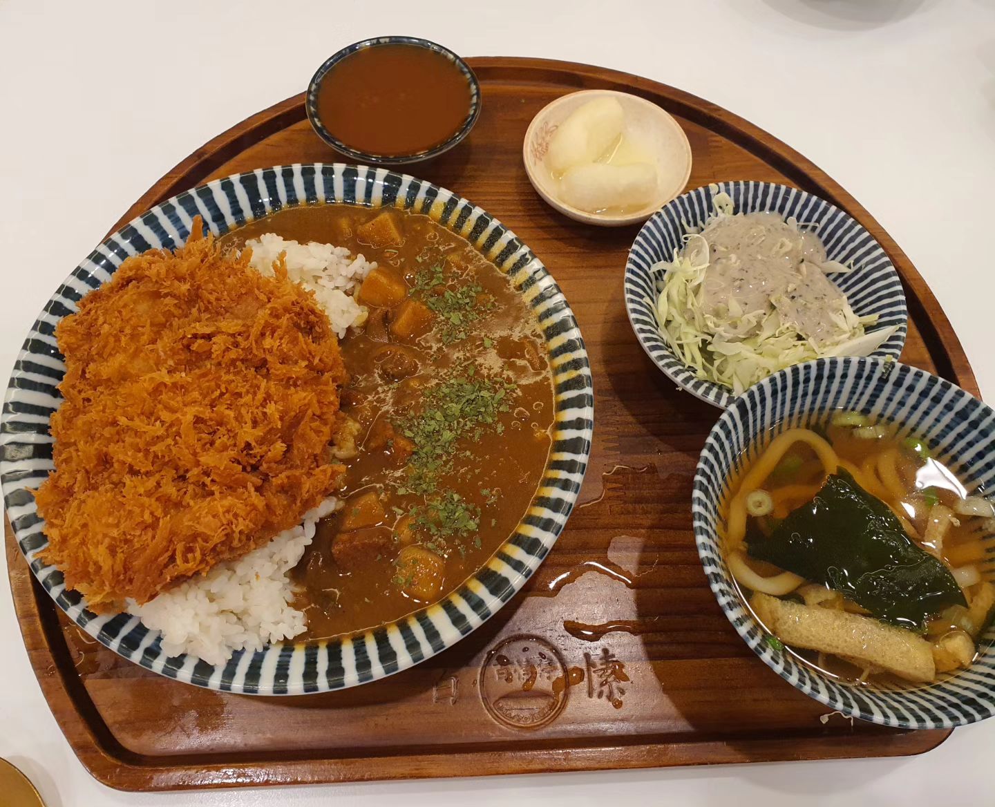 #백소정

돈카츠가 바삭하고 부드럽고 촉촉함♡
완전 맛이 좋아요.
테이블오더 결재까지 하는 시스템이라 편하게 먹기 좋고,
매장이 생긱보다 넓고 쾌적해요. 다음엔 소바랑 먹어봐야지!

#인천논현동돈카츠
#인천논현동돈까스
#인천논현역맛집