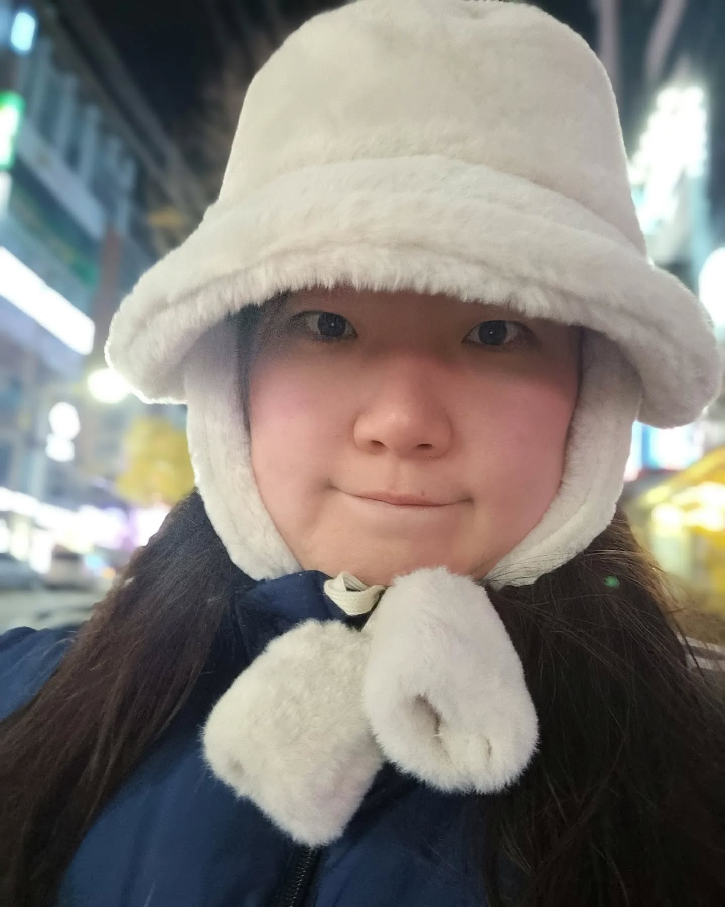 .
춥다...
새로 난 모자 대박죠아...
귀달이도 뗄수있는데 붙여놓으니 완전 따뜻하댱.

어쨌든 #오운완
유산소, 웨이트 상하체 골고루 조지고 갑니다~~

현실은...살찜
PT받고 조져짐-운동 못감-살찜
에라이!!

#헬린이 #헬스