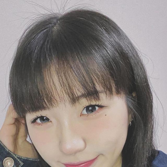  연우 on Instagram: "#제품협찬 
평소 착용 직경은 13.0~13.3 인데 딱 알맞구
만화에 나오는 것처럼 눈이 선명해져요!
하이라이트가 너무 예쁘네용 ꒰ ⸝⸝ɞ̴̶̷ ·̮ ɞ̴̶̷⸝⸝꒱

#마이피픈 #피픈 #물방울렌즈 #비브차콜 #그레이렌즈 #쿨톤렌즈"