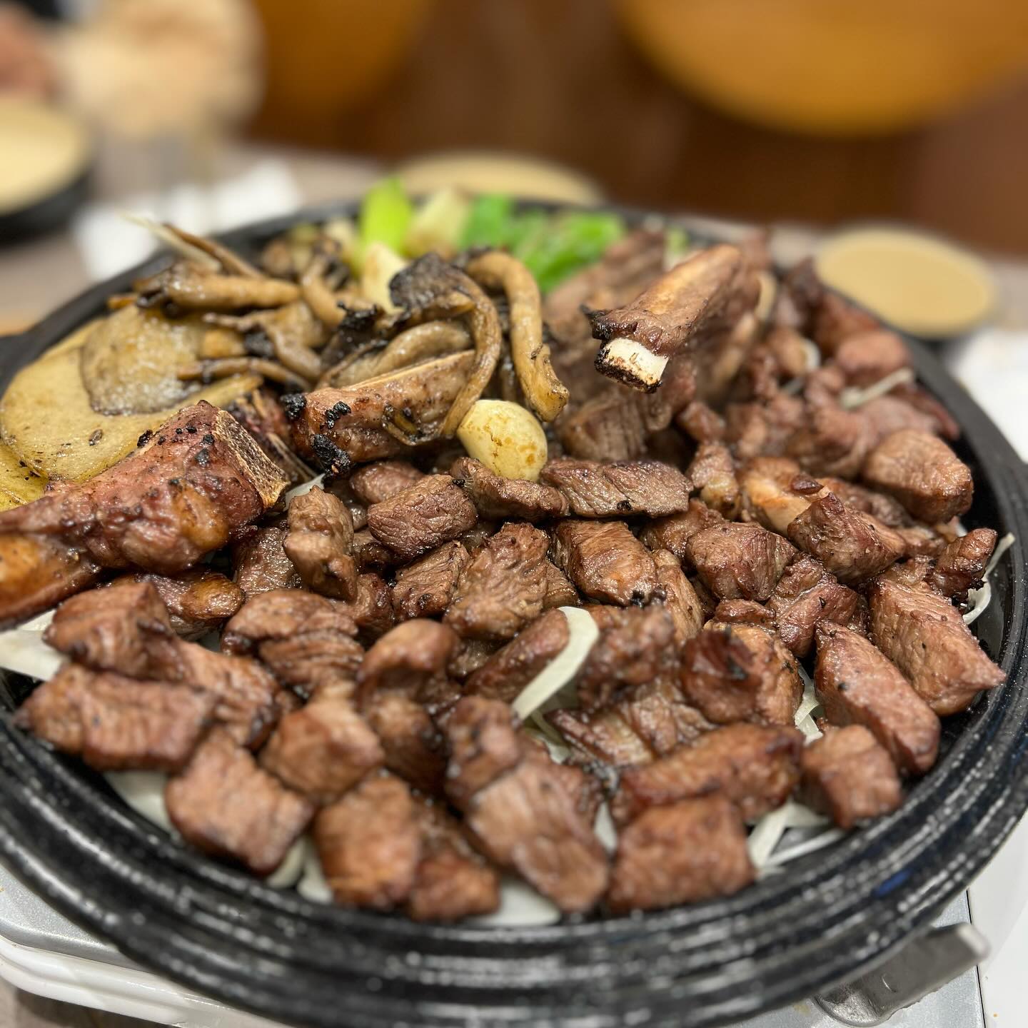 오랜만에 한양 구경 왓다가
양갈비 외식 ㅋㅋ

#램미옥 #남영동맛집 #남영역맛집
#양갈비 #양갈비맛집