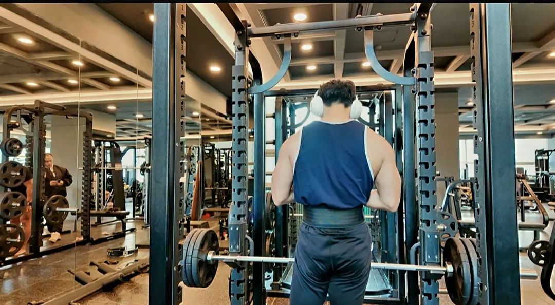 어운완입니다. 오늘은 시간이없어서 사진이없네용

#뚠뚠이 #살크업🐷 #공인중개사 #창원부동산