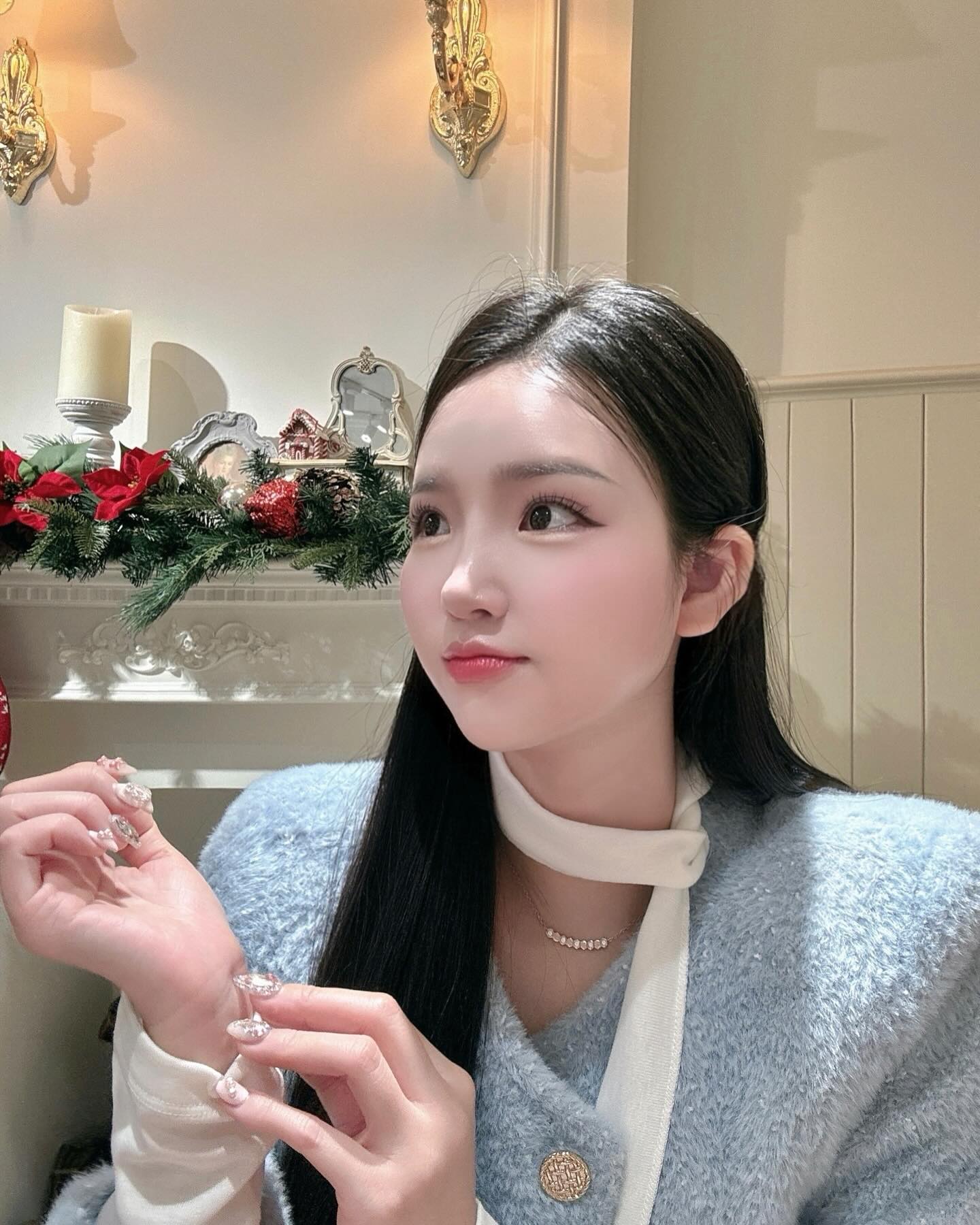 우아떨기_(ღˇ◡ˇ*)♡✨
다들 멜크욥🎄♥️