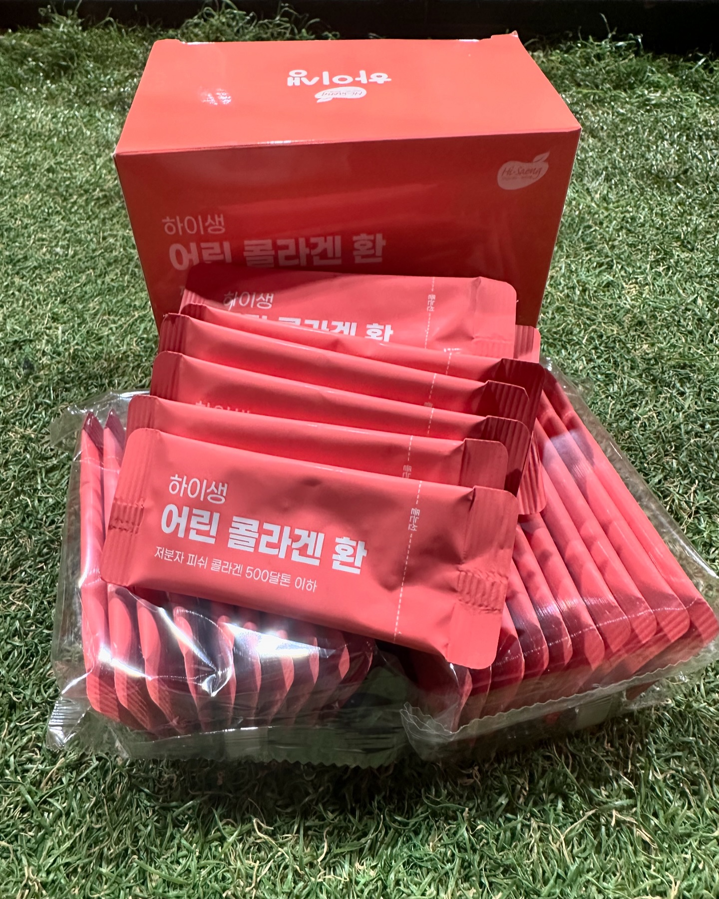 #협찬 

하이생 어린 콜라겐 환❤️

500달톤이하 저분자 피쉬 콜라겐으로 
하루 2포 섭취시 2,100mg, 
히알루론산 70mg 섭취 가능한 기특한 꿀템❤️

시간이 지날수록 감소하는 콜라겐을 위해 
먹어서 꼭꼭 채워줘야 피부가 좋아진답니다!
  흡수율 높은 저분자 피쉬 콜라겐 500달톤 
이하로 체내 흡수율 높아져서 더욱 믿음직스러워서 꾸준히 섭취하고 있어요!!
                특히 콜라겐을 섭취해야되는 이유는 
푸석해지고 건조해진 피부에는 꼭 필수고
특히 이제 겨울이 다가오니 더더욱 챙겨야되요!

콜라겐 꼭꼭 챙겨먹자구요❤️  

.

.

.

.

#저분자콜라겐 #먹는 콜라겐 #어린 콜라겐 #저분자피쉬콜라겐 #콜라겐 추천 #저분자콜라겐추천 #먹는콜라겐 추천 #히알루론산콜라겐