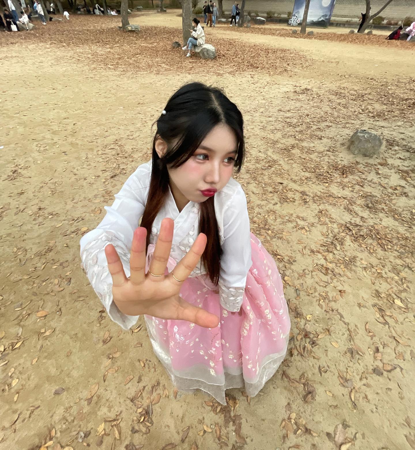 다들 감기조심하세요 목구녕이 남아나질 않네🤒