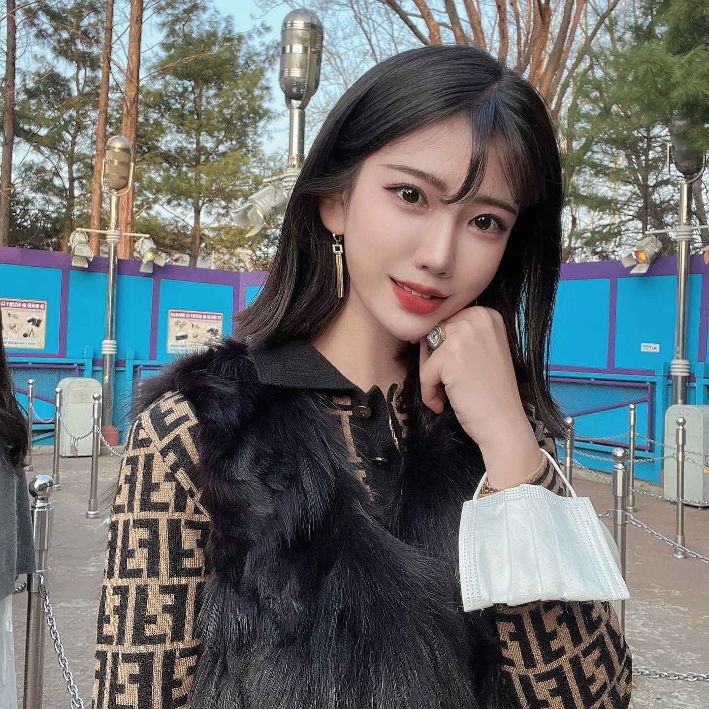롯,,,데리ㅏ,,월드!🫶🏻
#펜디 #fendi 
.
#롯데월드 #서울 #핫플레이스