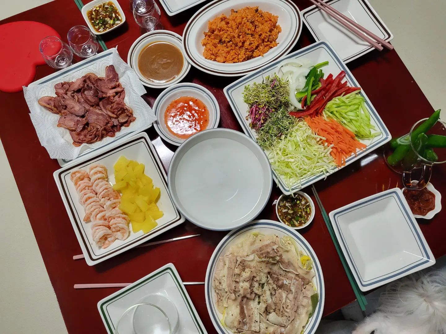 잘먹고 잘놀고 옵니다👍🏻 애견카페 개장🐶

콩이 태양 히동 마루 즐겁게 놀고 맛있는 음식 감사합니다 🤤 혜민언니네 오마카세 굿굿 먹을것이 계속 나온다 입호강 제대로!!! 또 뭉쳐~~~

#월남쌈 #대패삼겹살맛집 #볶음밥 #참치회 #곱창전골 #호박전 #새우전 #닭꼬치 #신혼집 #집들이 #재밌다