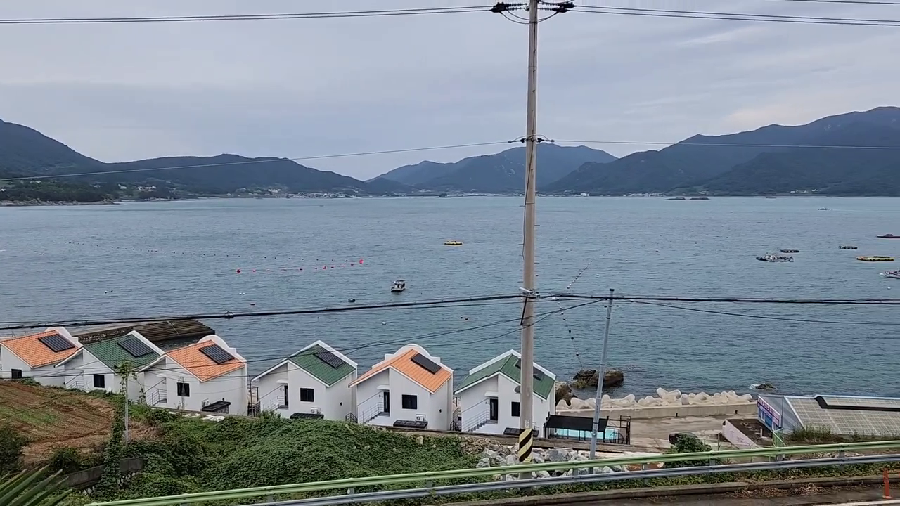 오늘의 펜션뷰🌿🚢
#남해여행 #남해펜션
#남해바다
