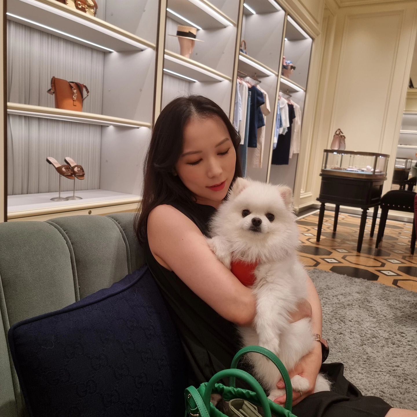 남편 반지 찾으러가서 한껏 긴장한 김잼민🐶
 .
.
#육아스타그램 #애개냥육아 #부부스타그램 #럽스타그램