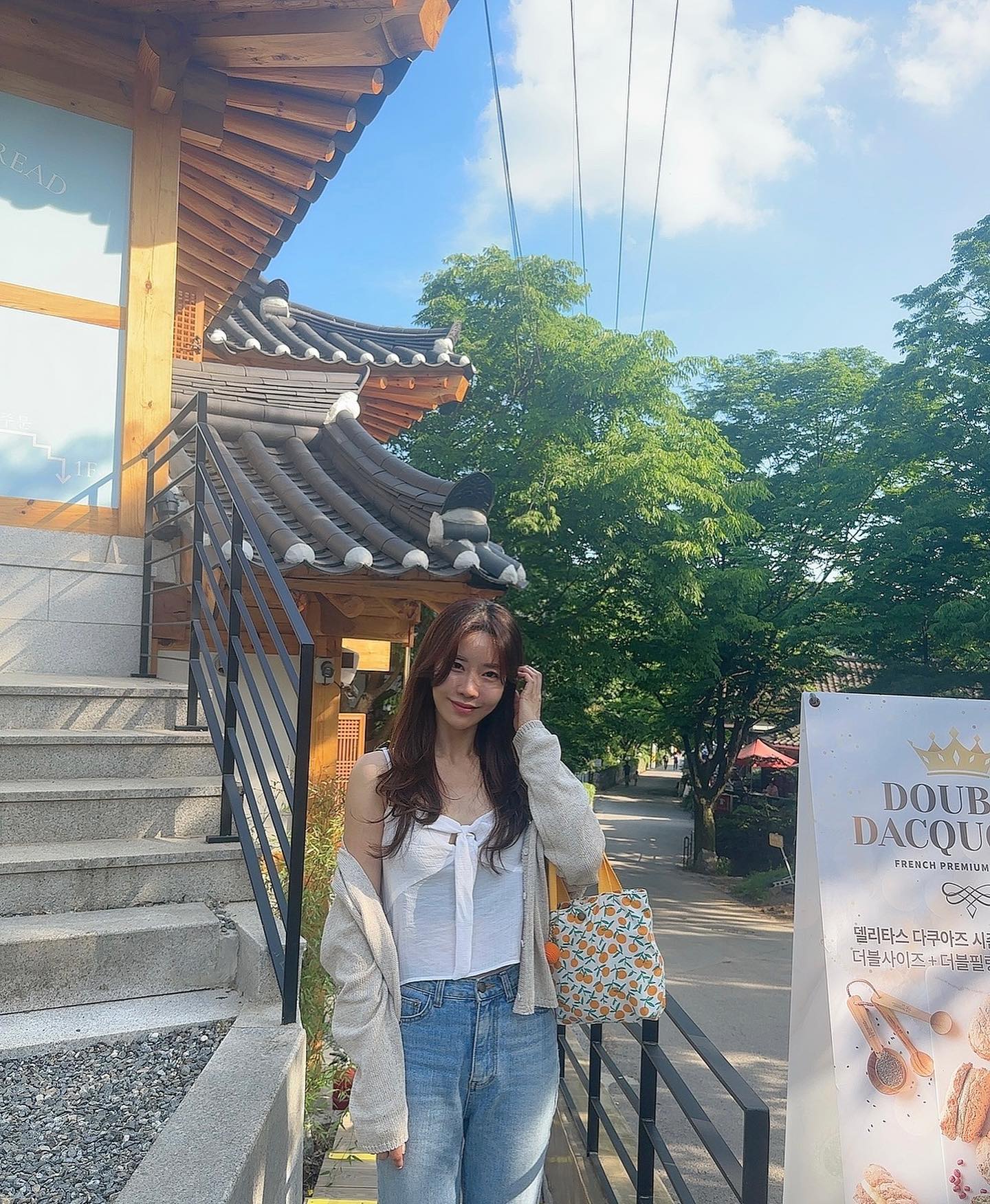 오늘 하늘이 너무 이뻐서
마음이 힐링됐어요🥹🩵

한달만 푹 쉬고 싶은 바램만 한가득인 요즘…후아~ 
다들 그렇겟죠? ㅎㅎㅎ