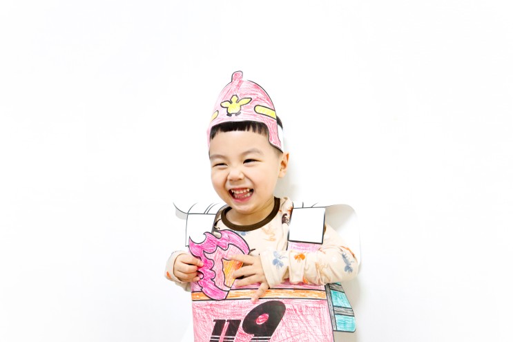 집콕놀이 디자인오 알록달록 종이옷색칠키트 하나로 종결!