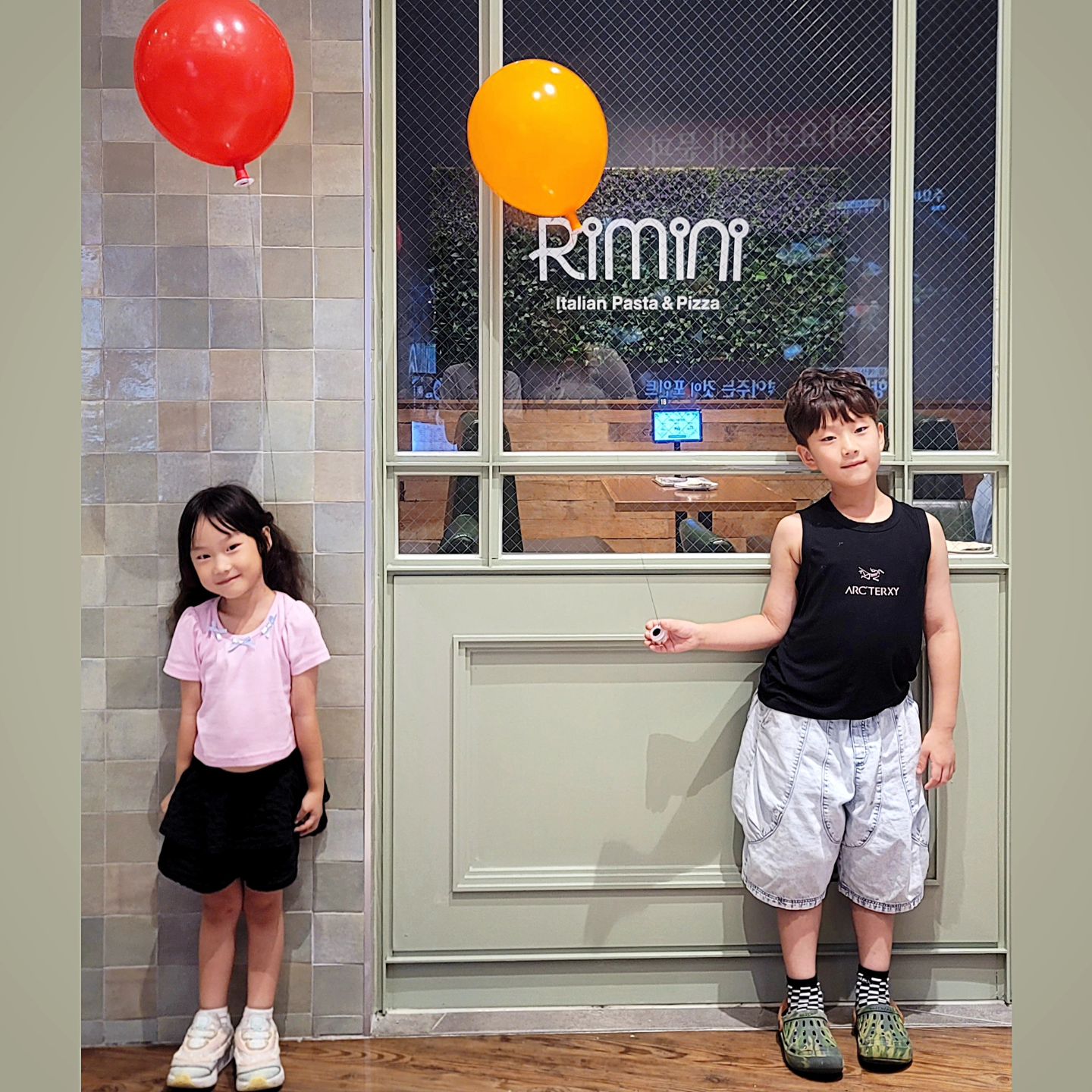 #mylovelykids
#나의장꾸들

붕붕이 이모랑 함께하면
매순간이 완전 럭키유니 럭키오니쟈냐~
.
.
.
songarty94 
#내친구 #고마워 #xoxo
#서재윤스타그램💙 #정온스타그램🧡