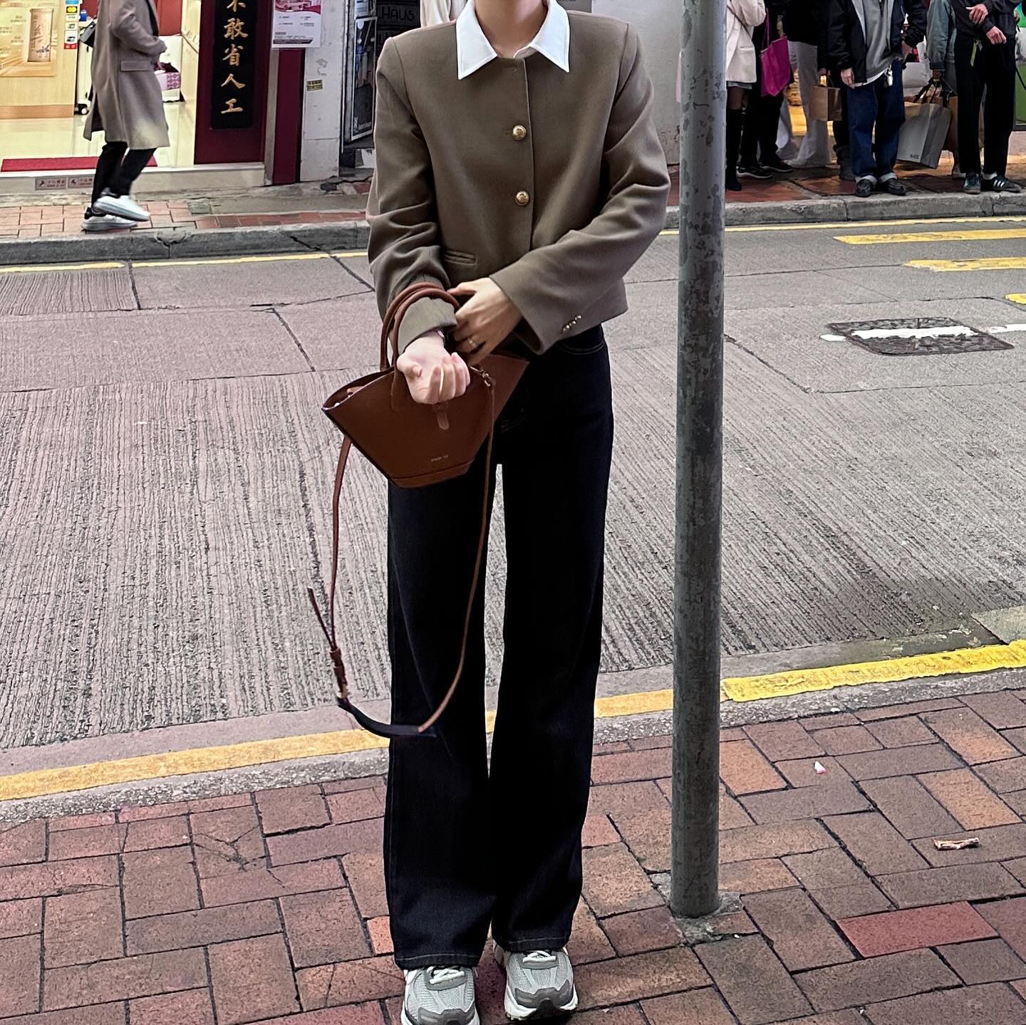 홍콩여행 1일차 룩🕶️
블라우스, 청바지 : umer__official_