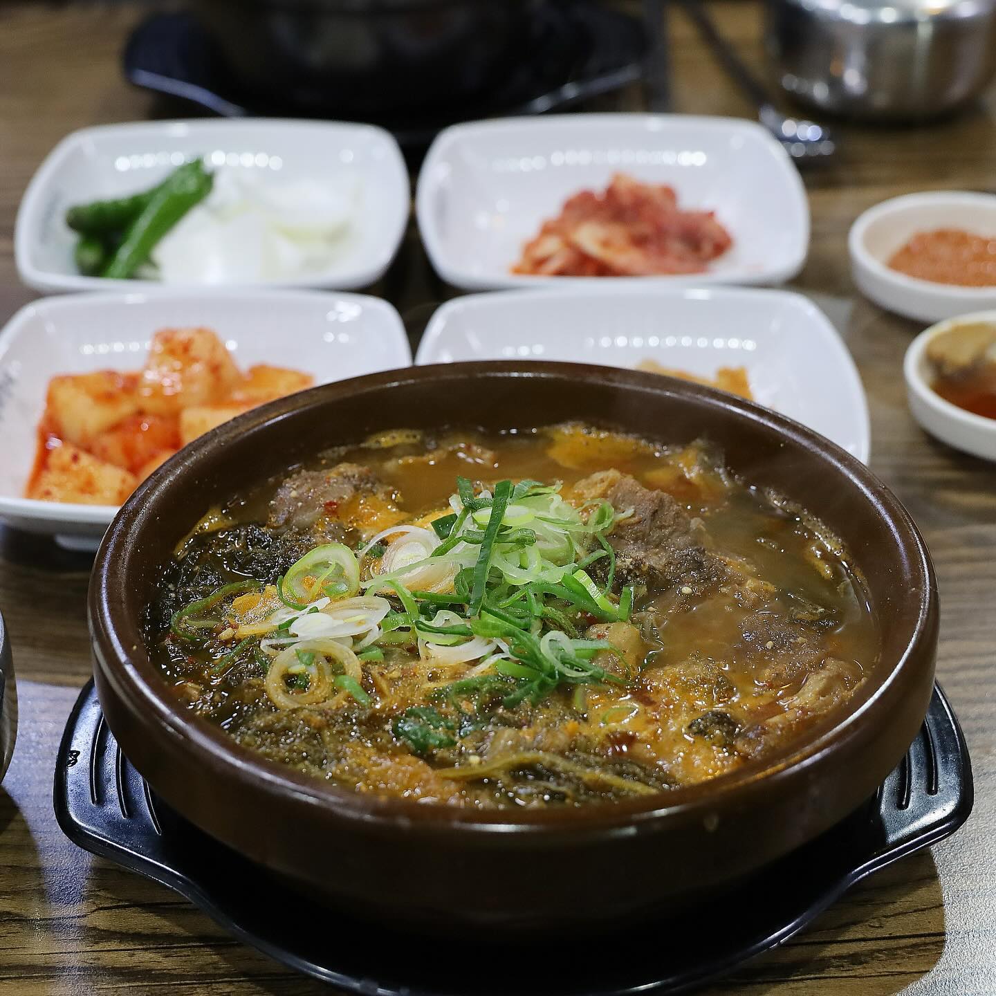 😆😆
완전 좋아하는 #해장국
칼칼~하고 구수~하고 넘나 맛있어서
허겁지겁 공기밥 클리어하게 만드는 #뼈해장국
이번에 #일품양평해장국 갔는데
늠나 맛있더라
.
지점이 많이 있던데
내가 간 곳은 #일품양평해장국울산달동점
.
구수하고 시래기가 짱 맛있는 뼈해장국이랑
장터국밥 느낌의 내장 가득 #양평해장국 먹어봄
😘
#울산맛집 #울산해장국 #울산뼈해장국 #울산달동맛집 
#울산남구맛집 #울산삼산해장국 #울산달동해장국
#울산달동혼밥 #울산달동국밥 #울산삼산혼밥
#울산삼산밥집 #울산남구밥집 #울산남구해장국
#맛집 #먹방 #달동해장국 #달동순대국 #달동국밥