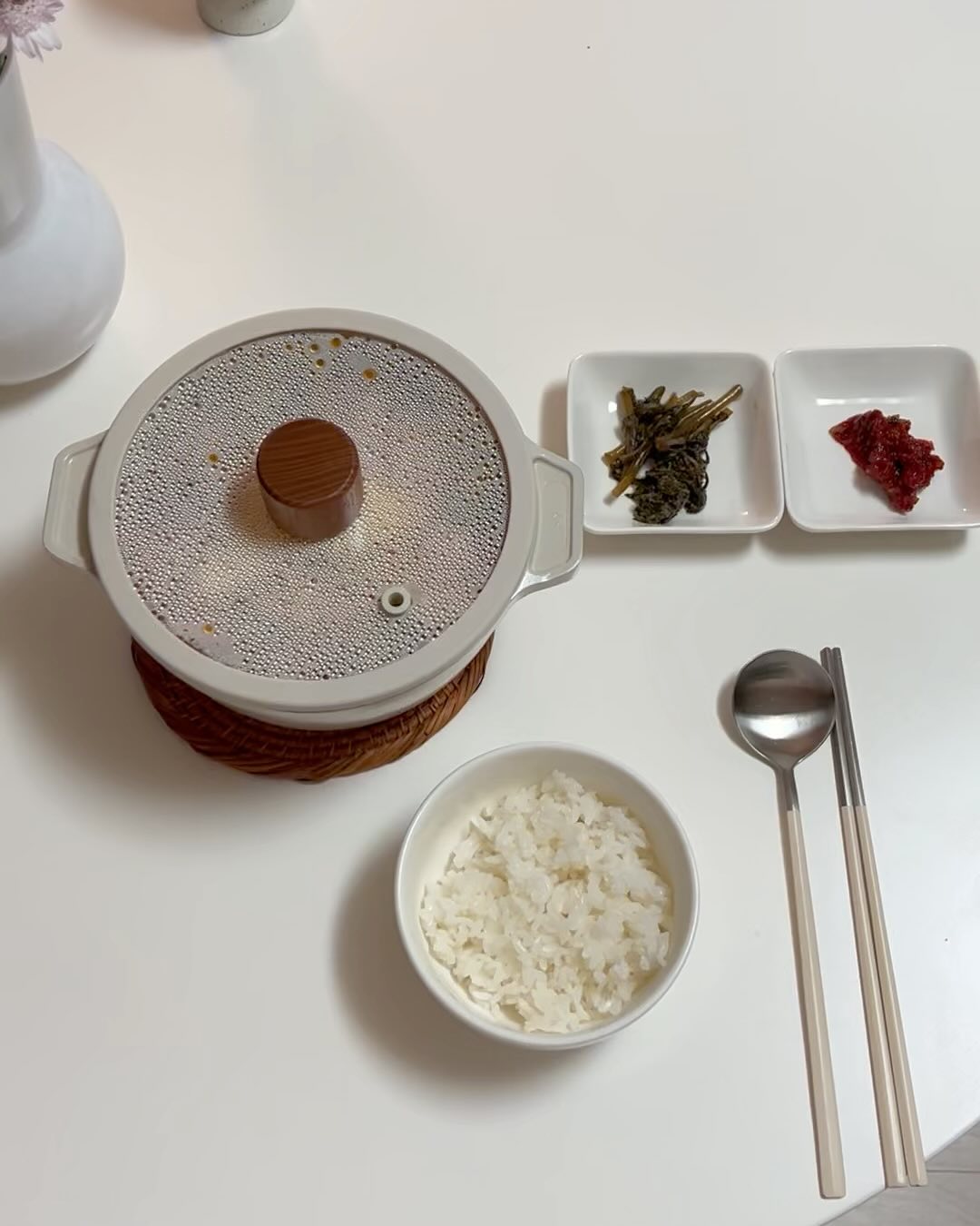 날씨가 춥네용☃️ 오늘 저녁은 따땃한 #부대찌개 어떠세요🤍 저는 스팸 가득! 라면사리 필수@@

당신은 지금 부대찌개가 땡긴다!!! 투표 중🗳️