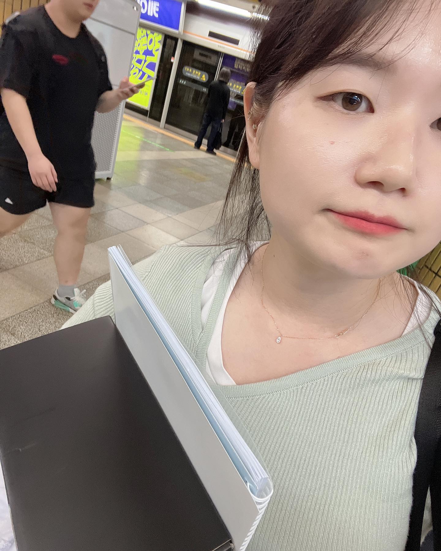 너무 좋았으니까 지난주 토요일 기록하기🫶🏻

태희쌤 잠깐 보러 놀러가소 예쁜공간에서 필라테스 한시간하고, (미러룸 진짜 최고👍🏻👍🏻)

휘리릭 분당 넘어가서 가람쌤 골프필라테스 워크샵에서 또 채워오기🧡

탭트 필라테스, 아임인필라테스 두 공간 다 너무 좋았지만 안에서 잠깐 만났던 선생님들까지 참 좋았어서  에너지 퐝퐝 받고 왔지 모야🌸

에너지 넘치는 공간에 있어서인지 요즘 헛헛했던 마음이 절로 충전된 매직🫶🏻 

고먐미(필라,테스,미자)들 넘무 귀여워서 망태기에 담아오고 싶었다🙈 [오늘도 외쳐보는 나만 없어 고먐미!!!🐈]

결론은 그냥 다다 좋았다구요🫶🏻🫶🏻

#쏭스타그램 #워크샵데이 #교육받으러 #공부하자 #셀스타그램 #아임인필라테스 #탭트필라테스 #골프필라테스워크샵 #필라테스강사