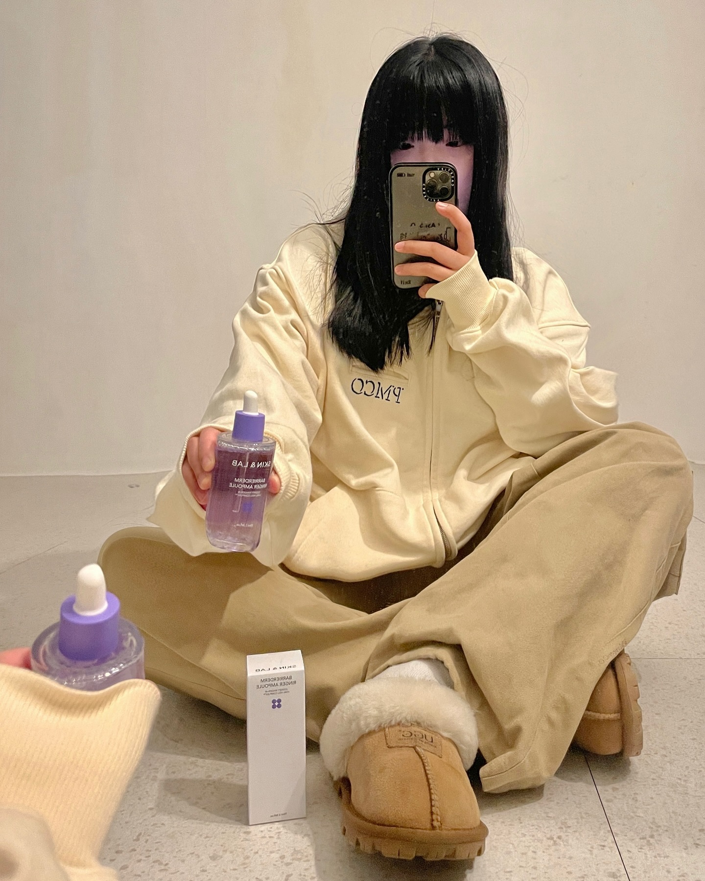#제품제공 올리브영 전체 랭킹에서 1위한 스킨앤랩 수분앰플🫧

skinnlab_official 
요즘 속건조때문에 걱정하고 있었는데 살려준 물보라앰플💟
수분이 즉각적으로 충전되는 게 느껴지고 겉뿐만 아니라
속보습까지 촉촉하게 채워지는 느낌이에요:)

여러 번 덧발라고 산뜩하고 촉촉하게 마무리 돼서
메이크업 전에 발라고 화장이 밀리지 않아서 좋았습니당* ੈ✩‧

평소 수분 고민이신 분들이라면 스킨앤랩 추천해드립니당

#스킨앤랩#베리어덤링거앰플#링거앰플#물보라앰플#장벽앰플#수분앰플#속보습앰플#속건조앰플#수부지앰플#민감성앰플#수부지피부#민감성피부#앰플추천#올리브영앰플#올리브영추천템#올리브영1위앰플